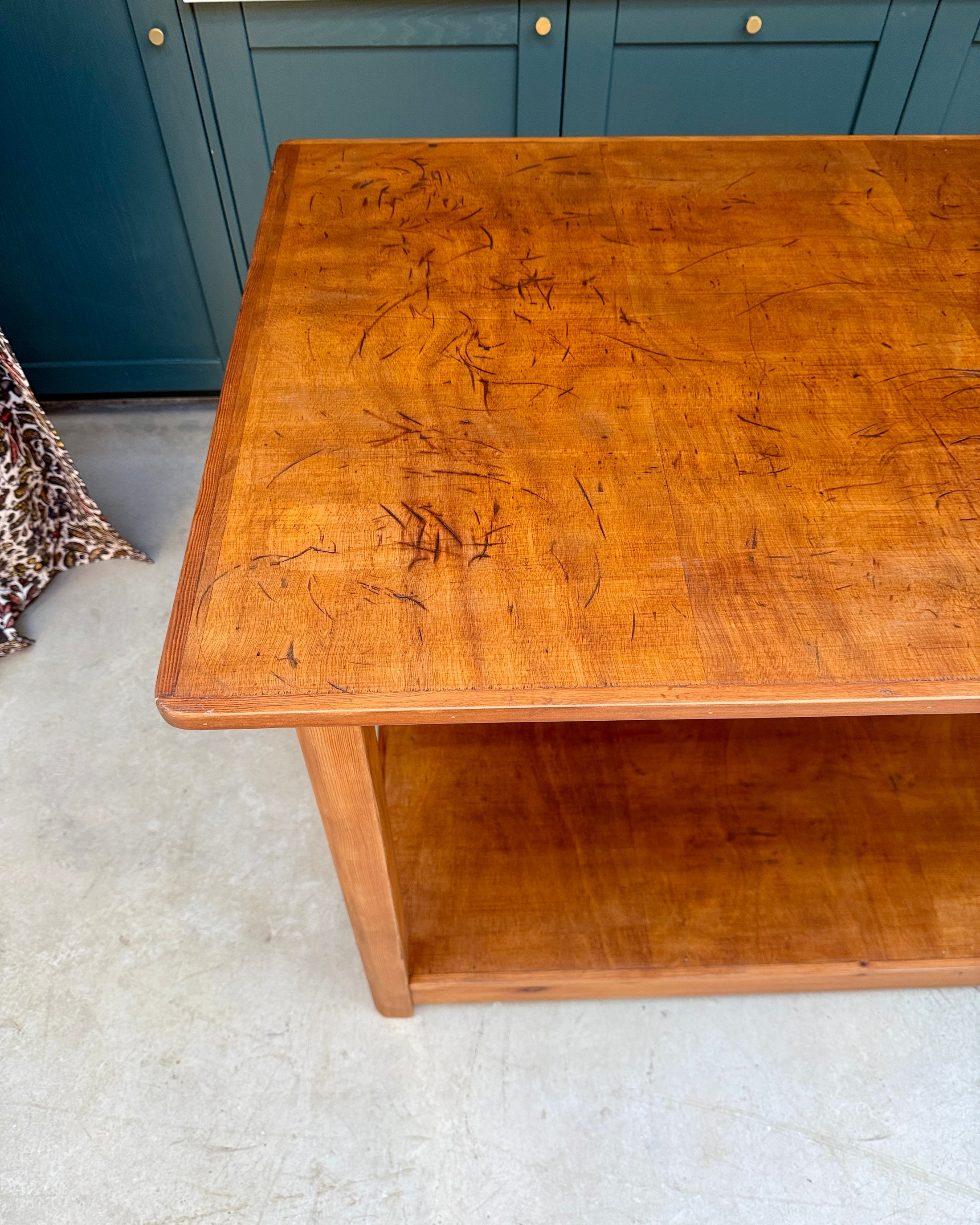 Table ancienne / ilôt