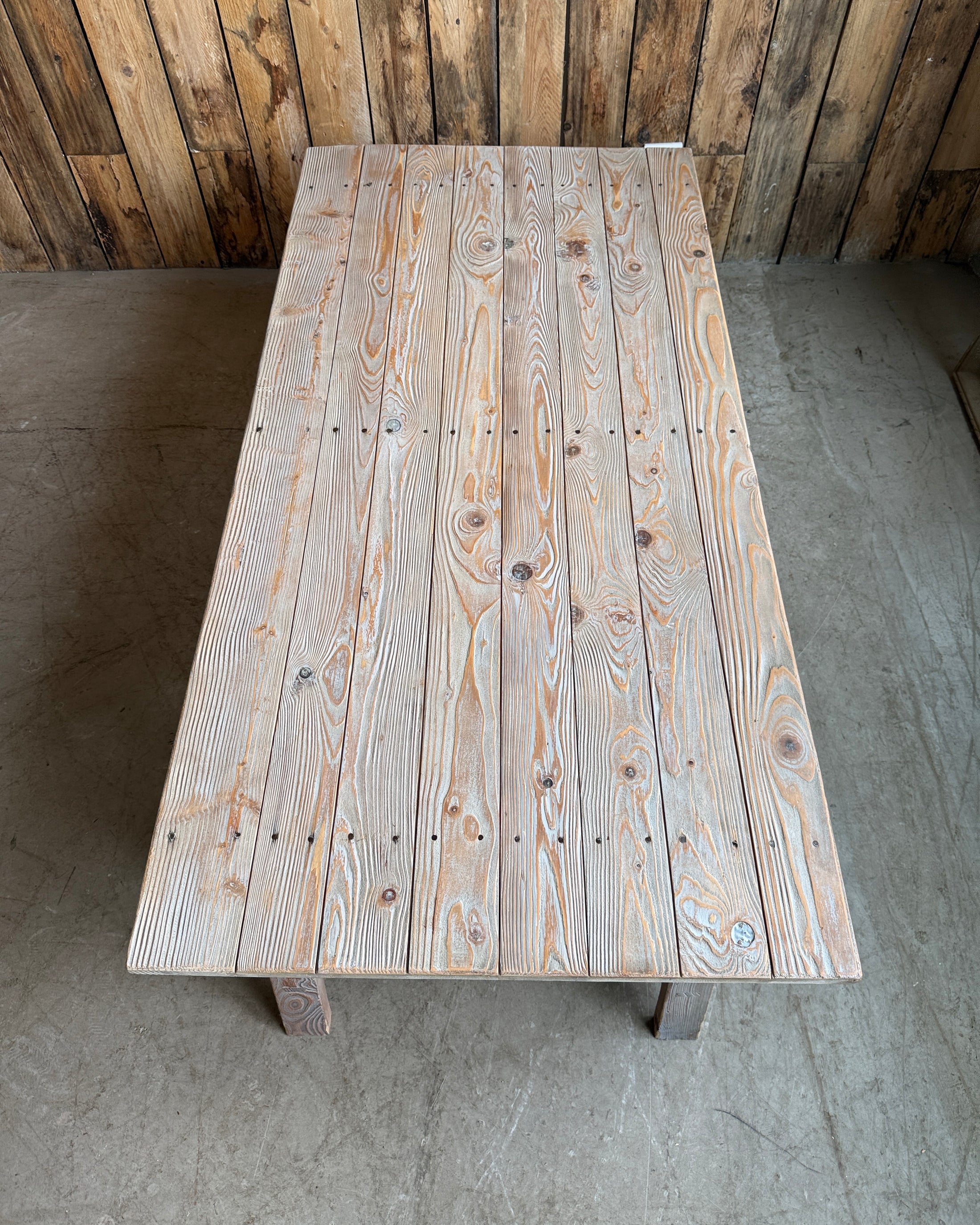 Table basse à tréteaux