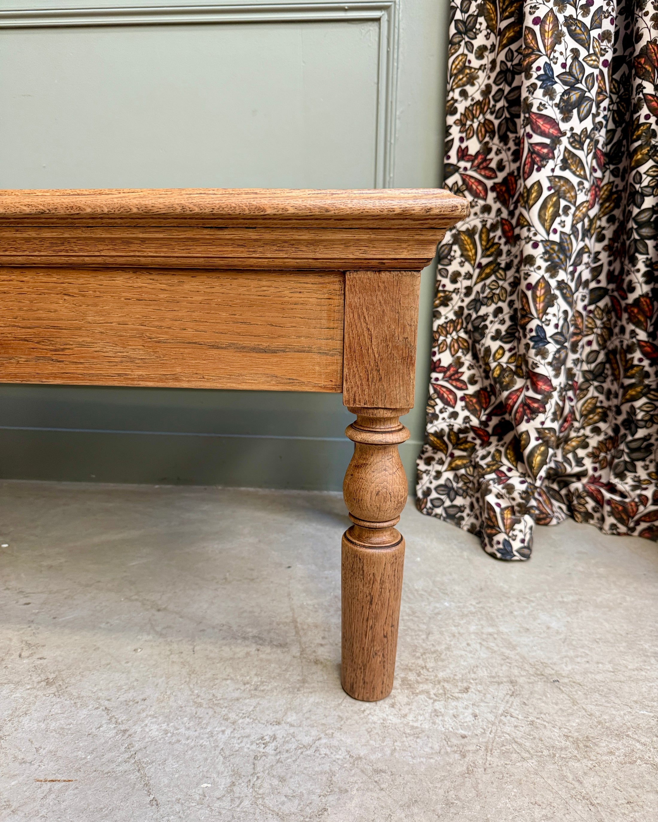 Petite table basse en chêne