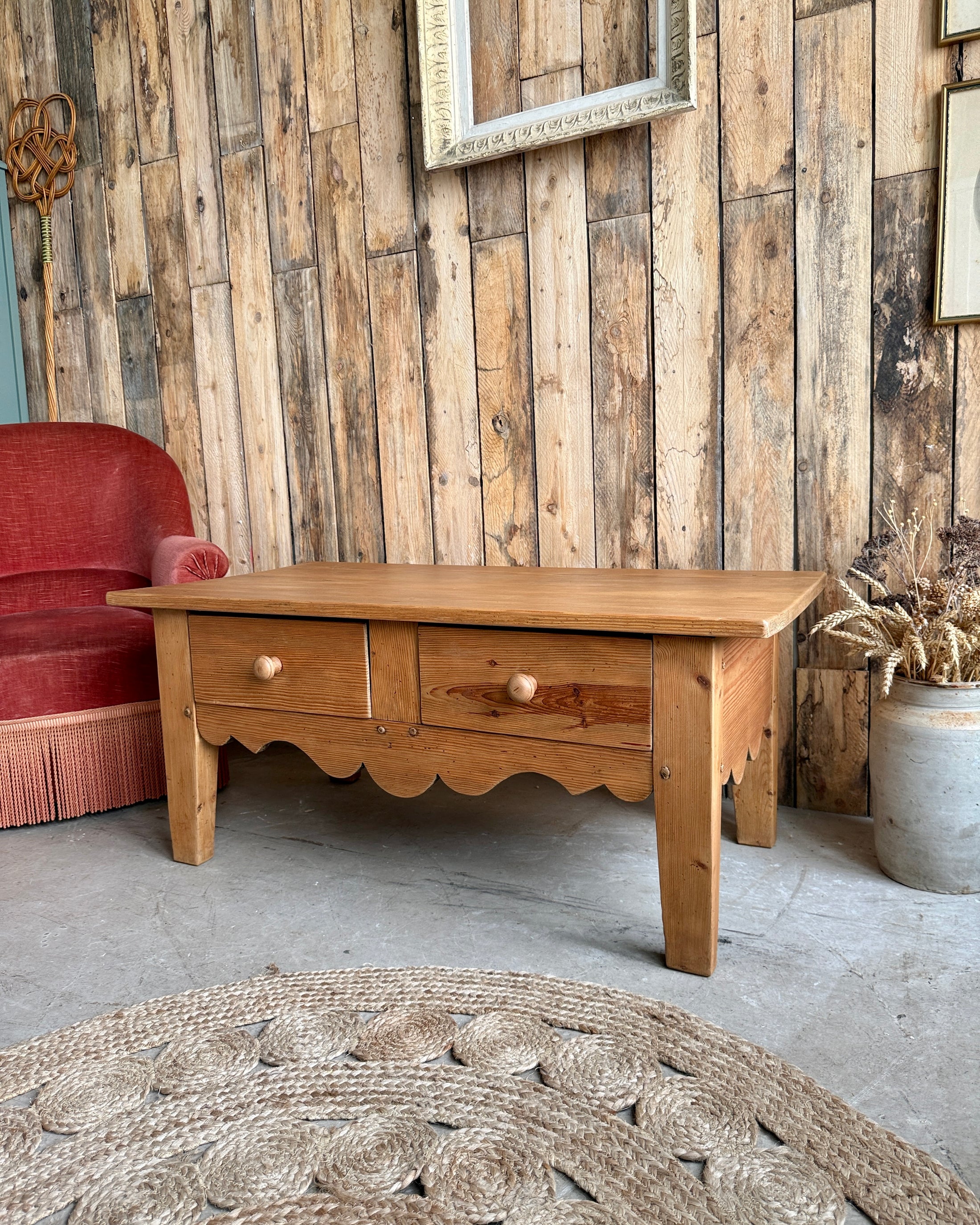 Table basse campagne chic en pin