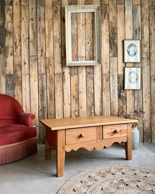 Table basse campagne chic en pin