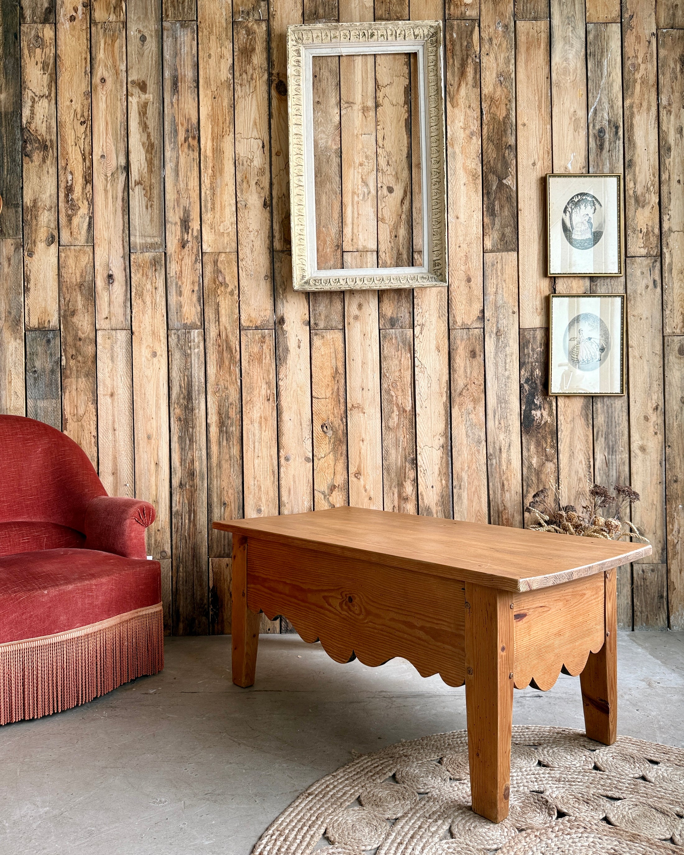 Table basse campagne chic en pin