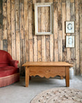 Charger l'image dans la visionneuse de la galerie, Table basse campagne chic en pin
