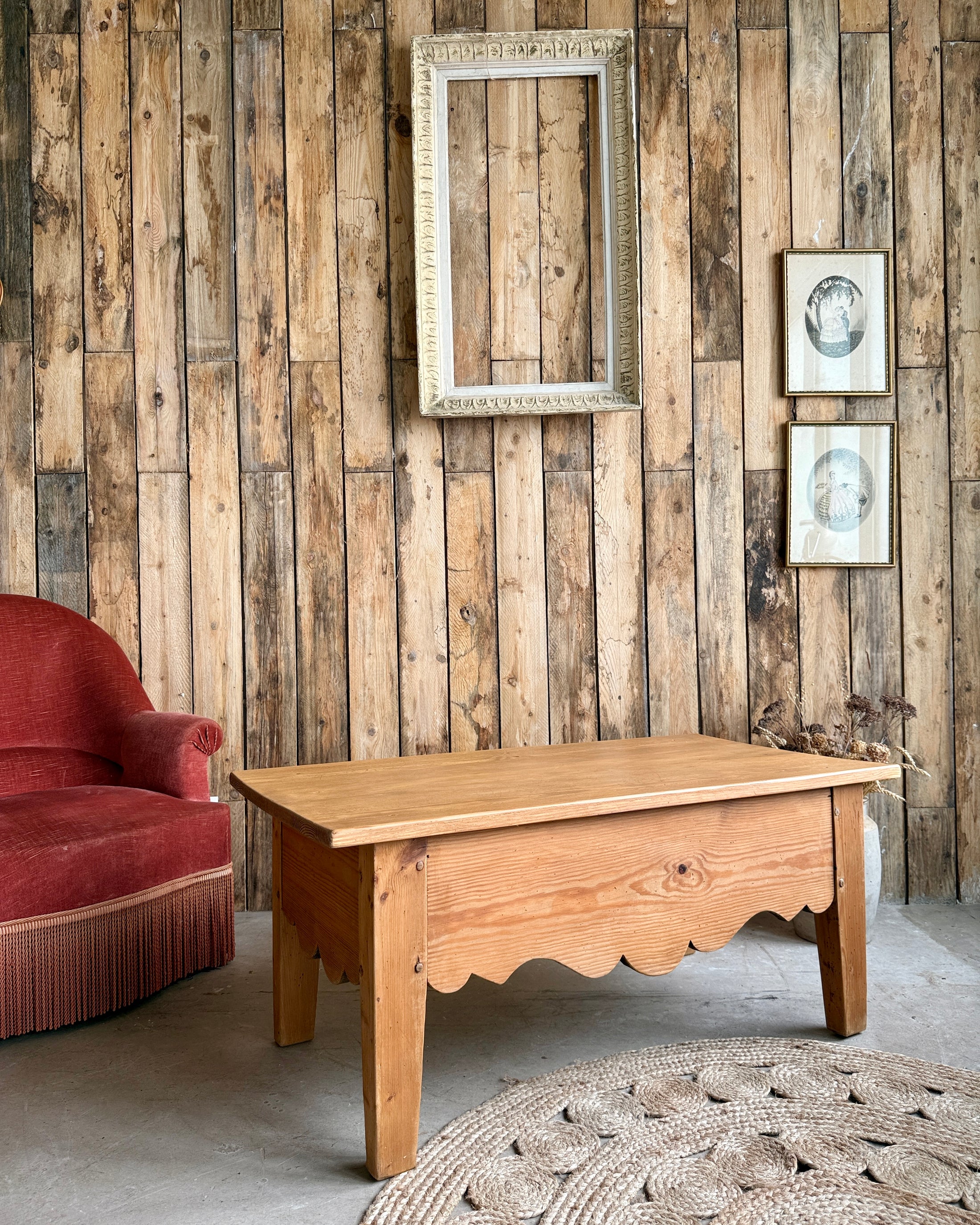 Table basse campagne chic en pin
