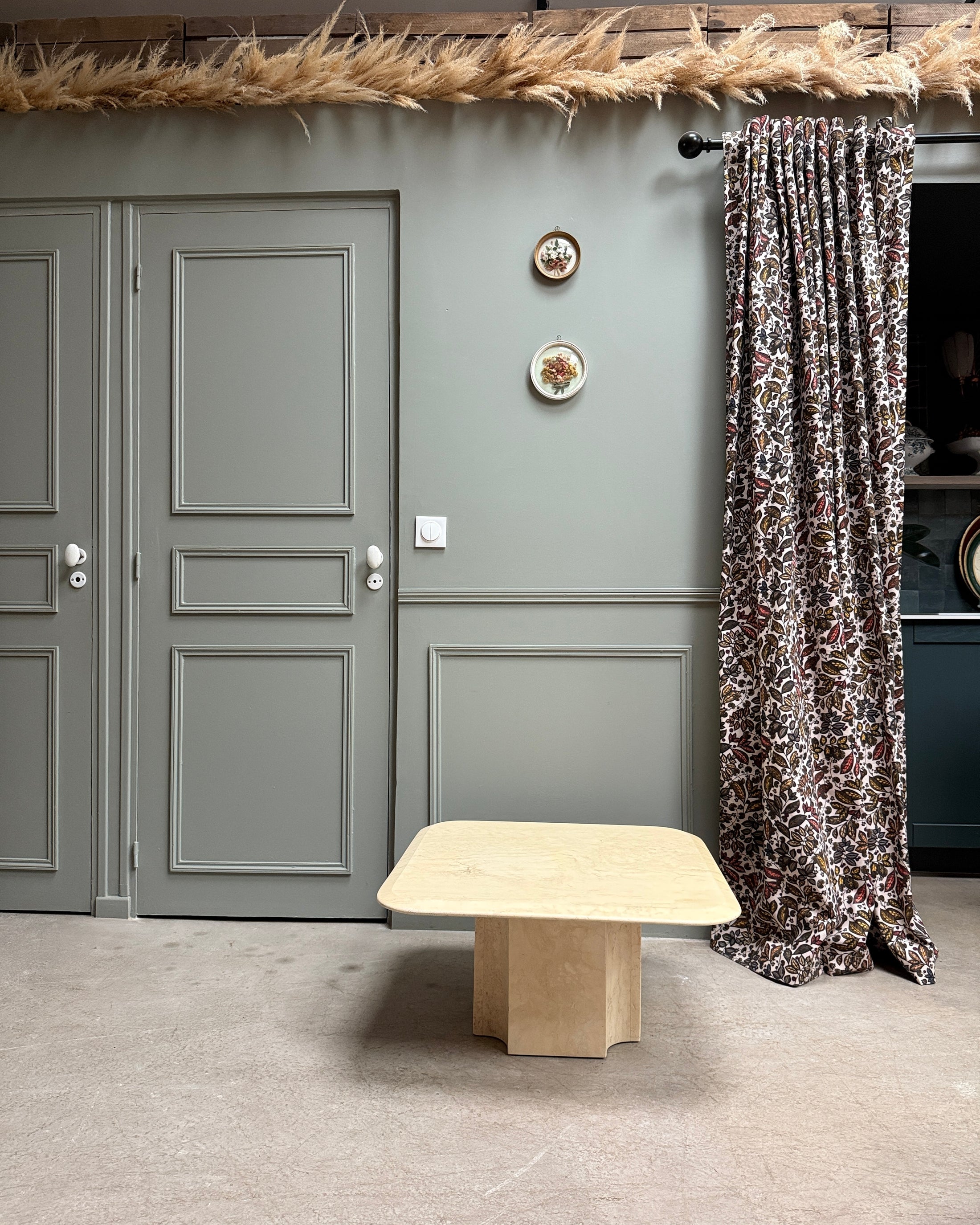 Table basse vintage en travertin des années 70