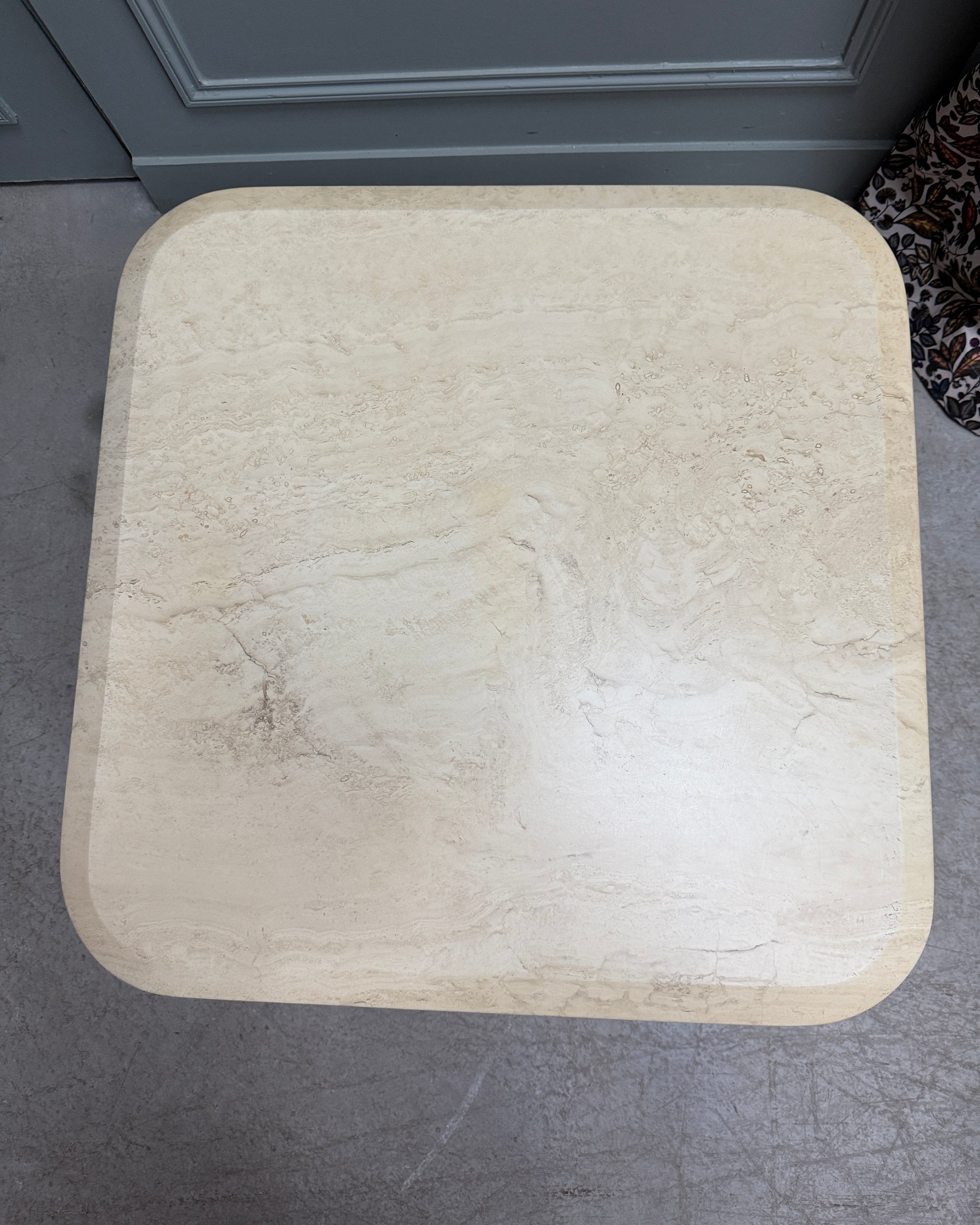 Table basse vintage en travertin des années 70
