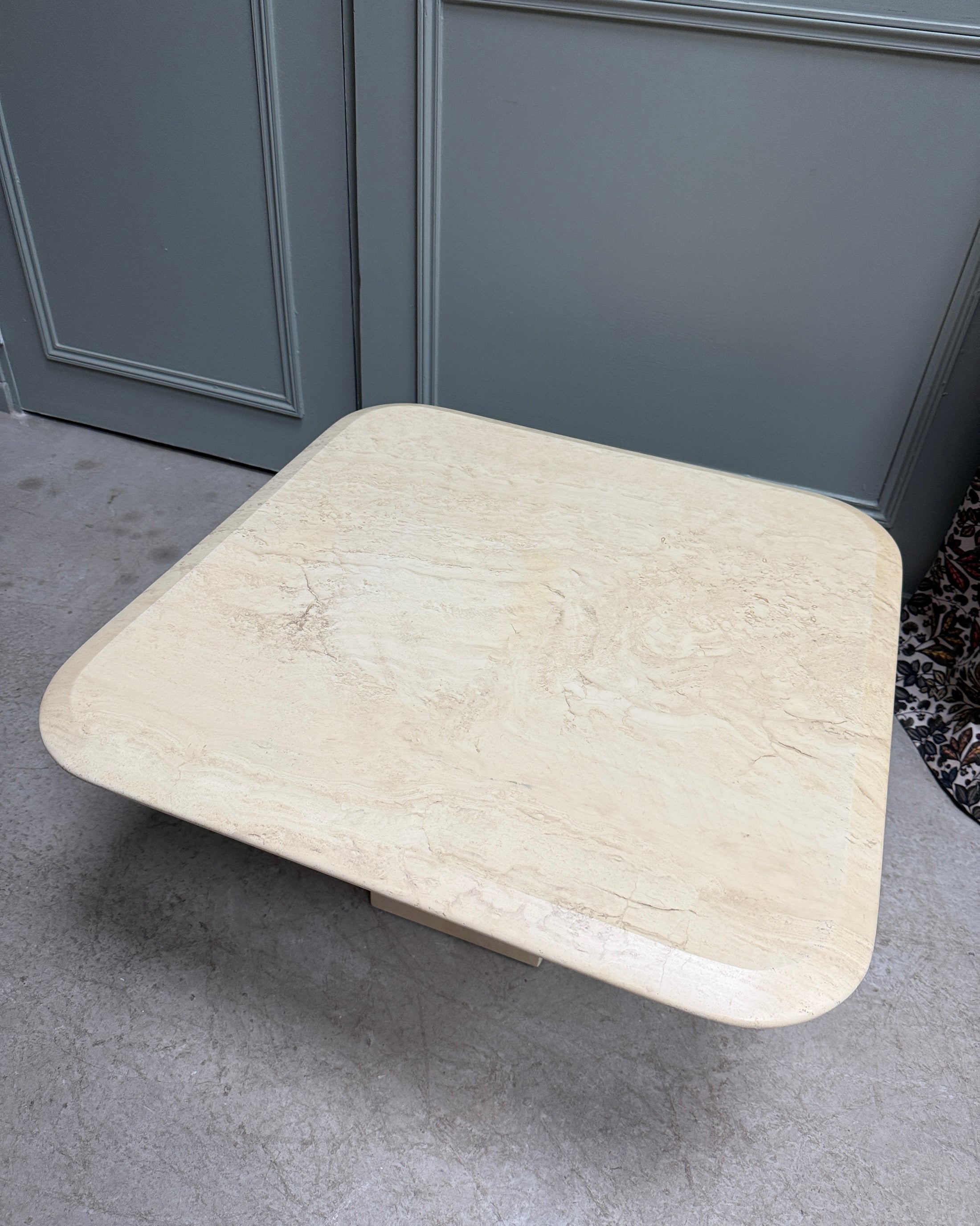 Table basse vintage en travertin des années 70
