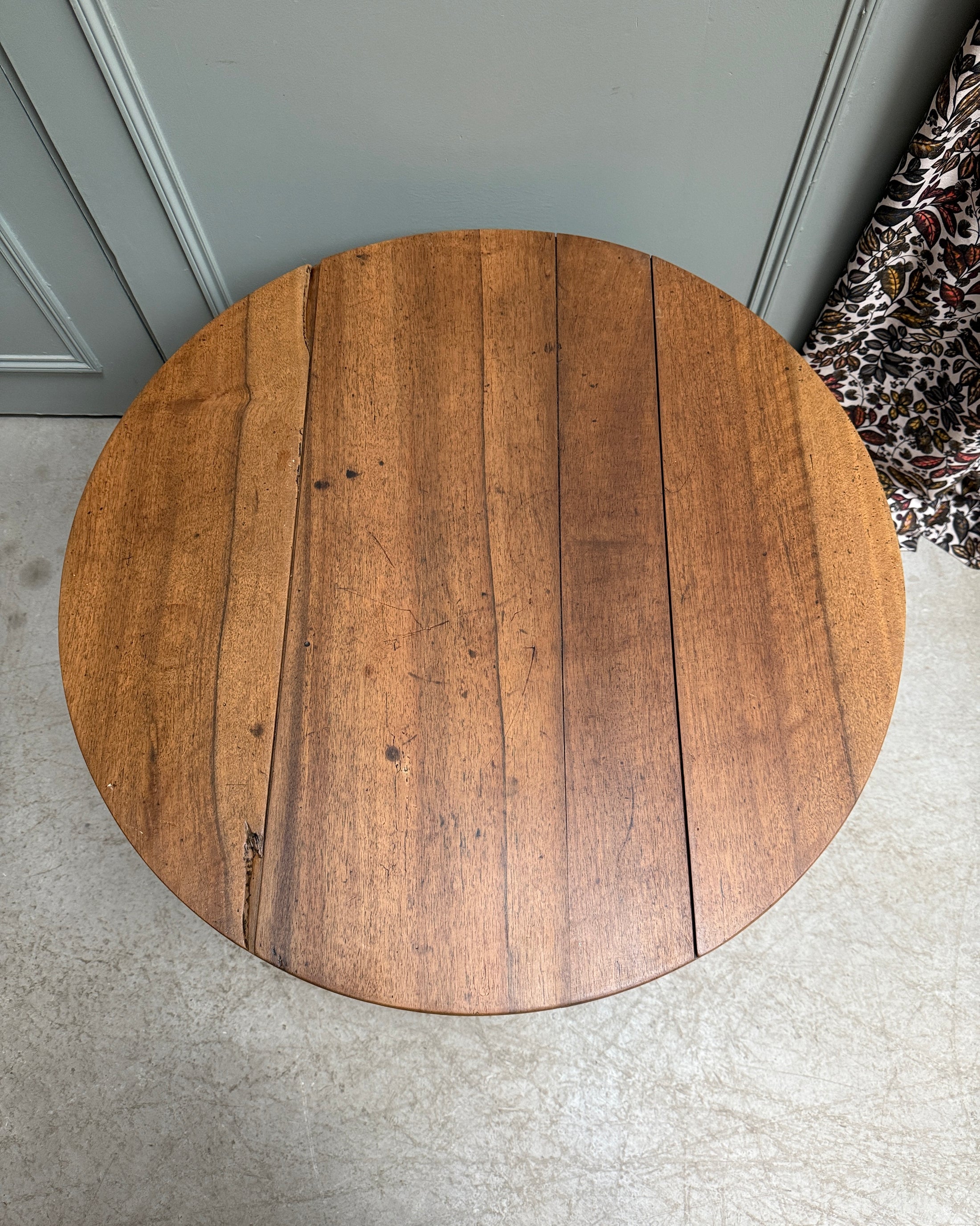 Table basse ronde à volets