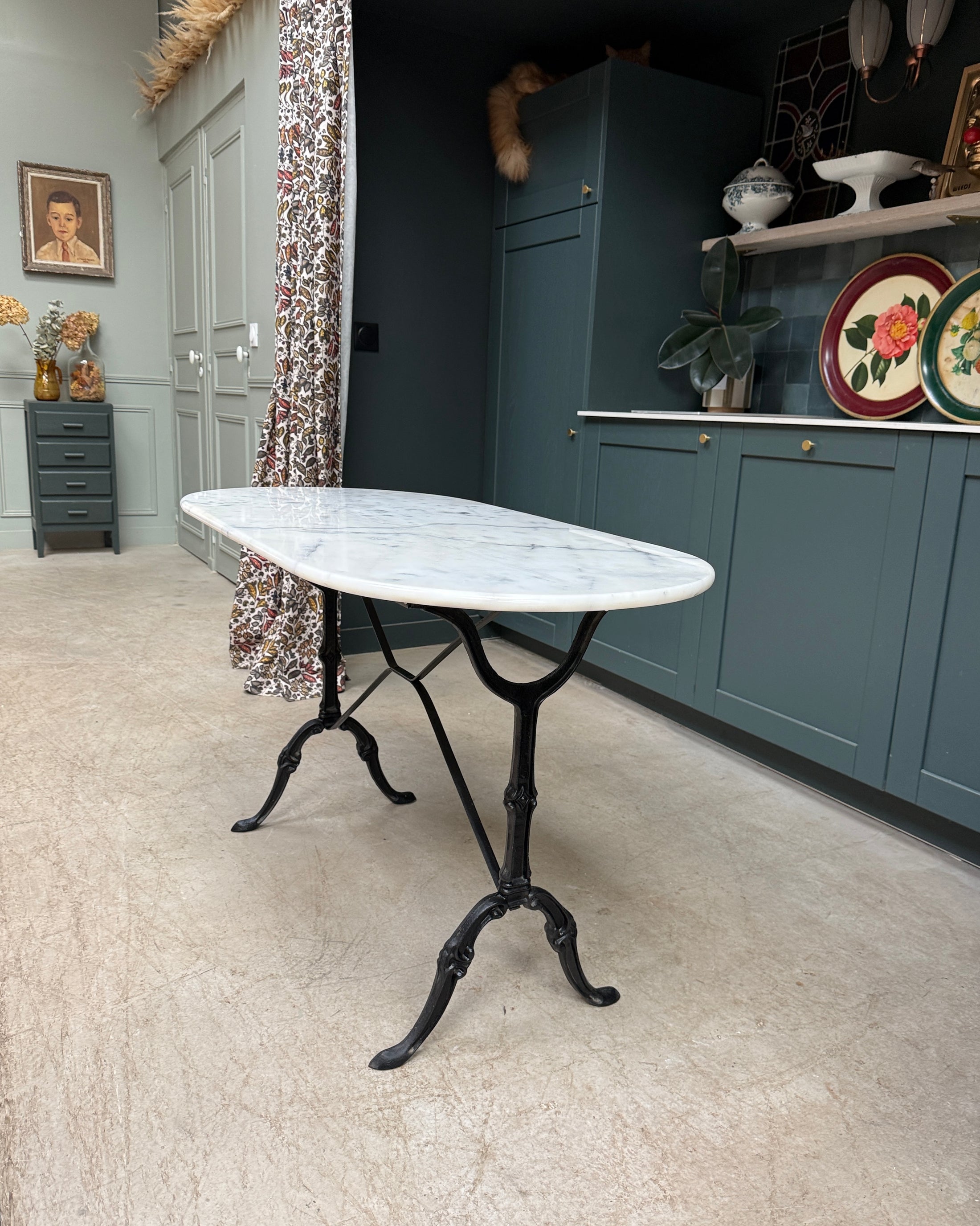 Table bistrot en marbre et fonte