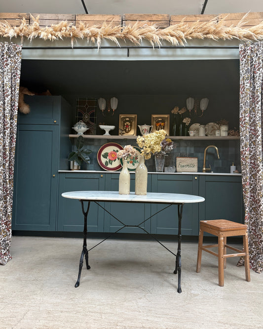 Table bistrot en marbre et fonte