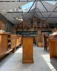 Charger l'image dans la visionneuse de la galerie, Table de chevet Louis-Philippe
