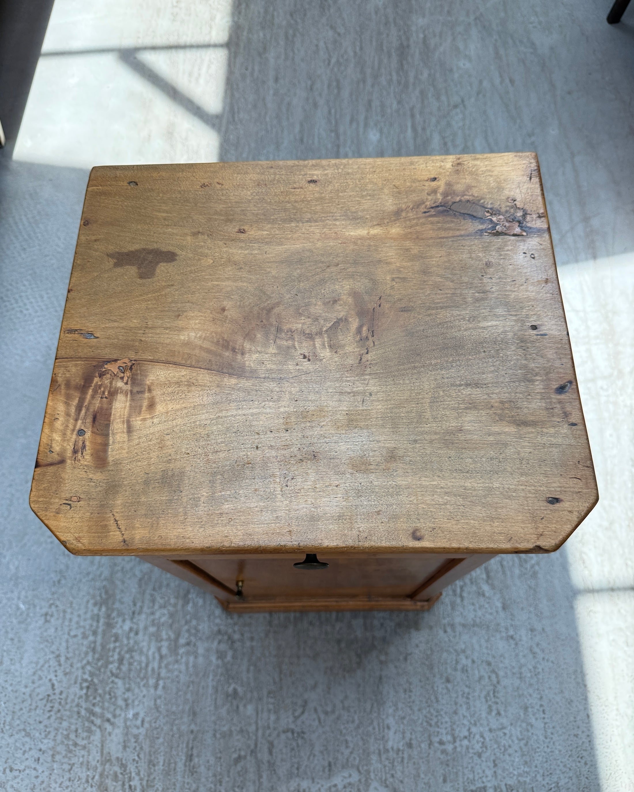 Table de chevet Louis-Philippe