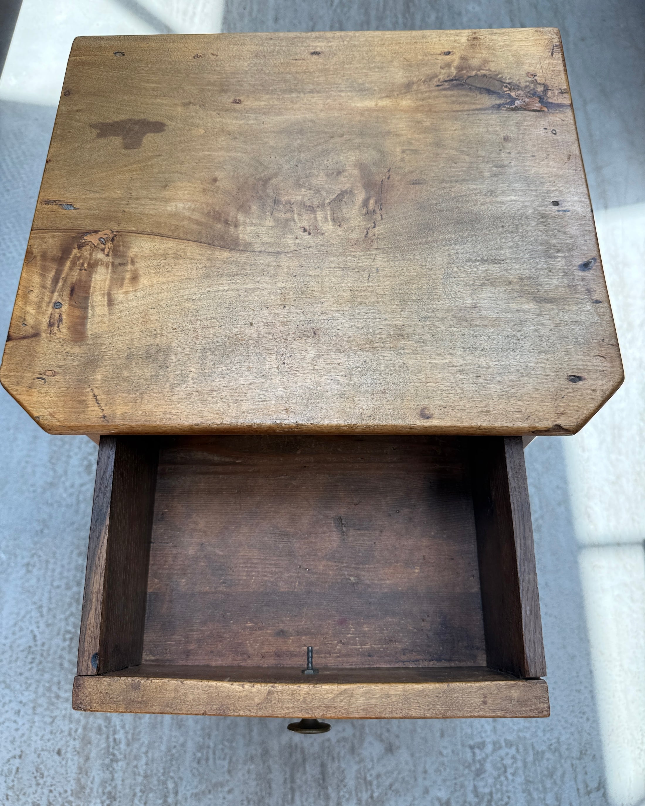 Table de chevet Louis-Philippe