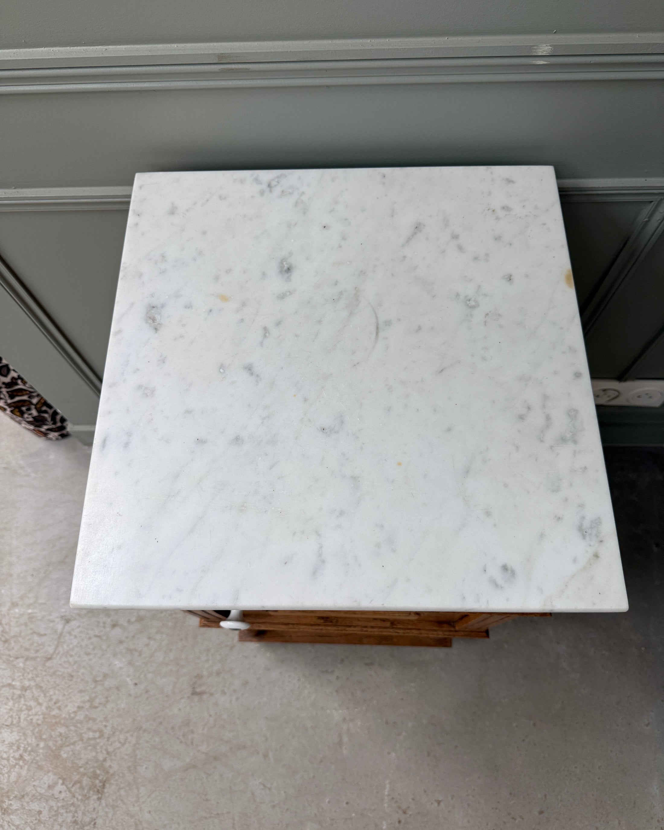 Table de chevet ancienne style Louis XVI