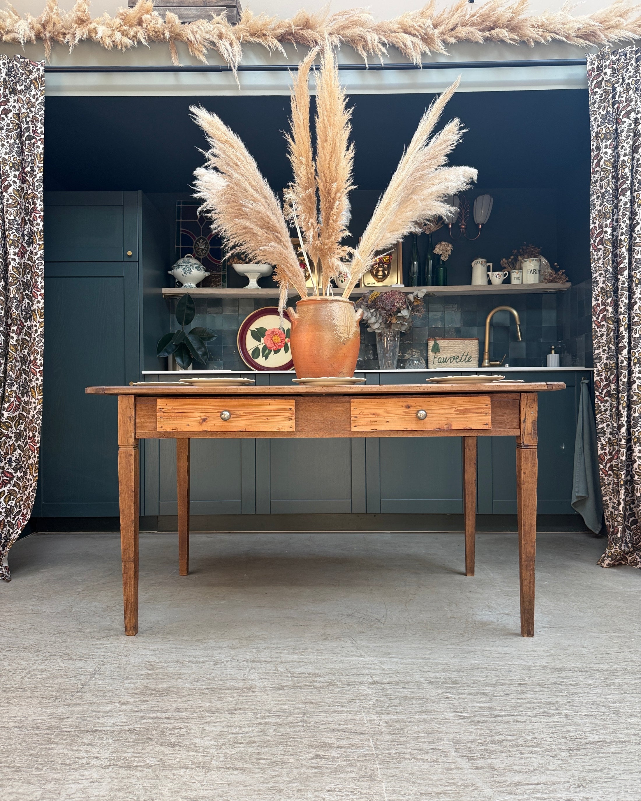Table de ferme en noyer et chêne