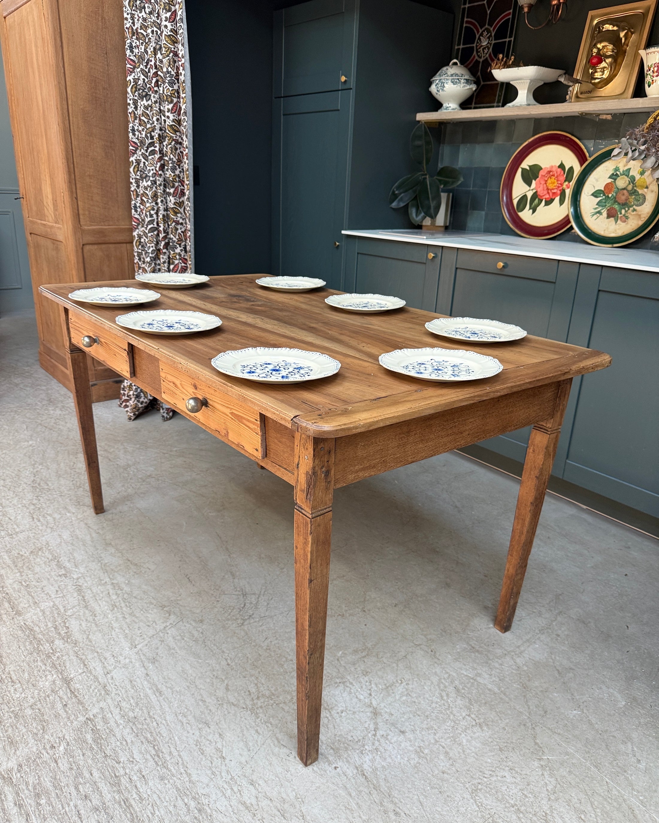Table de ferme en noyer et chêne