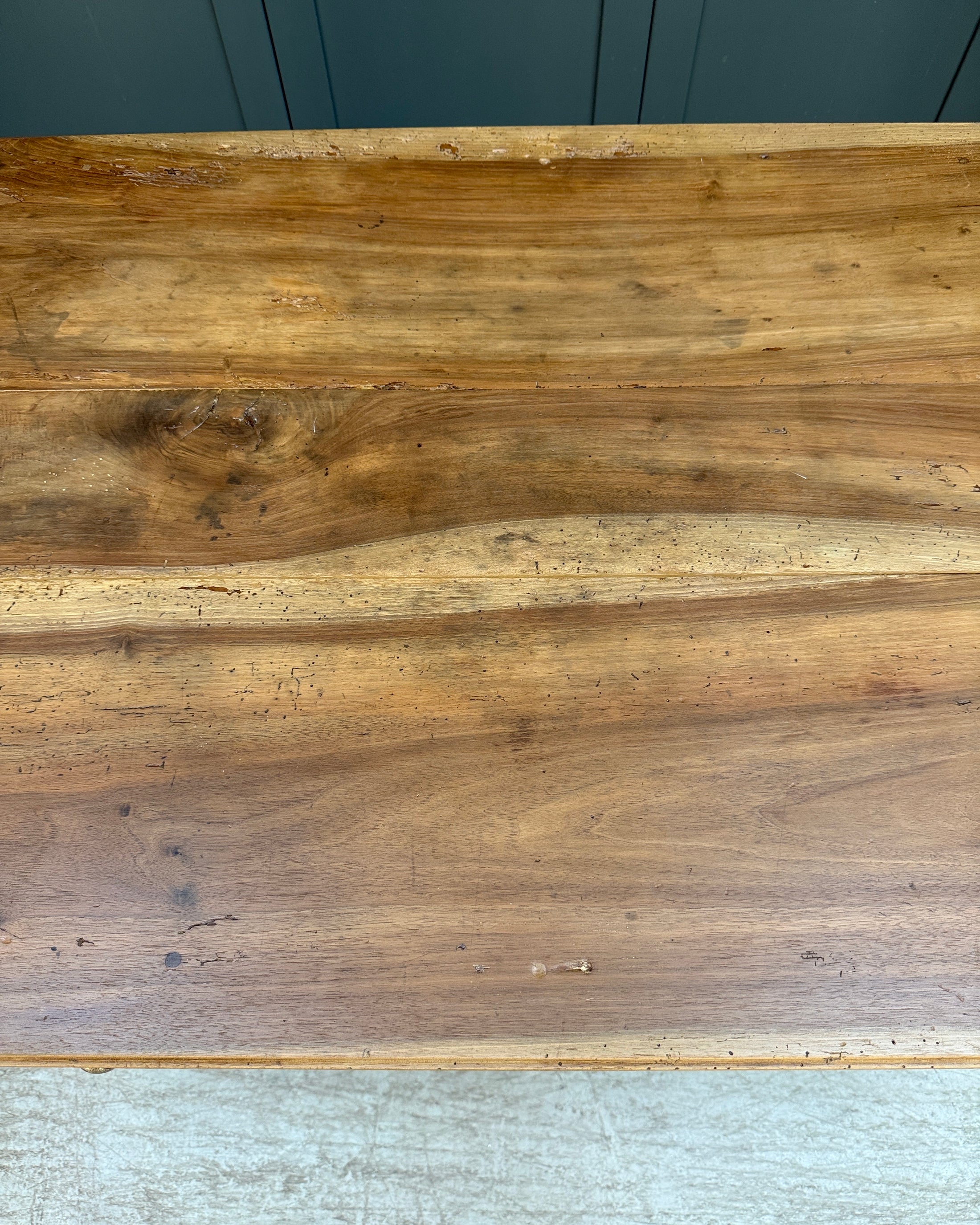 Table de ferme en noyer et chêne