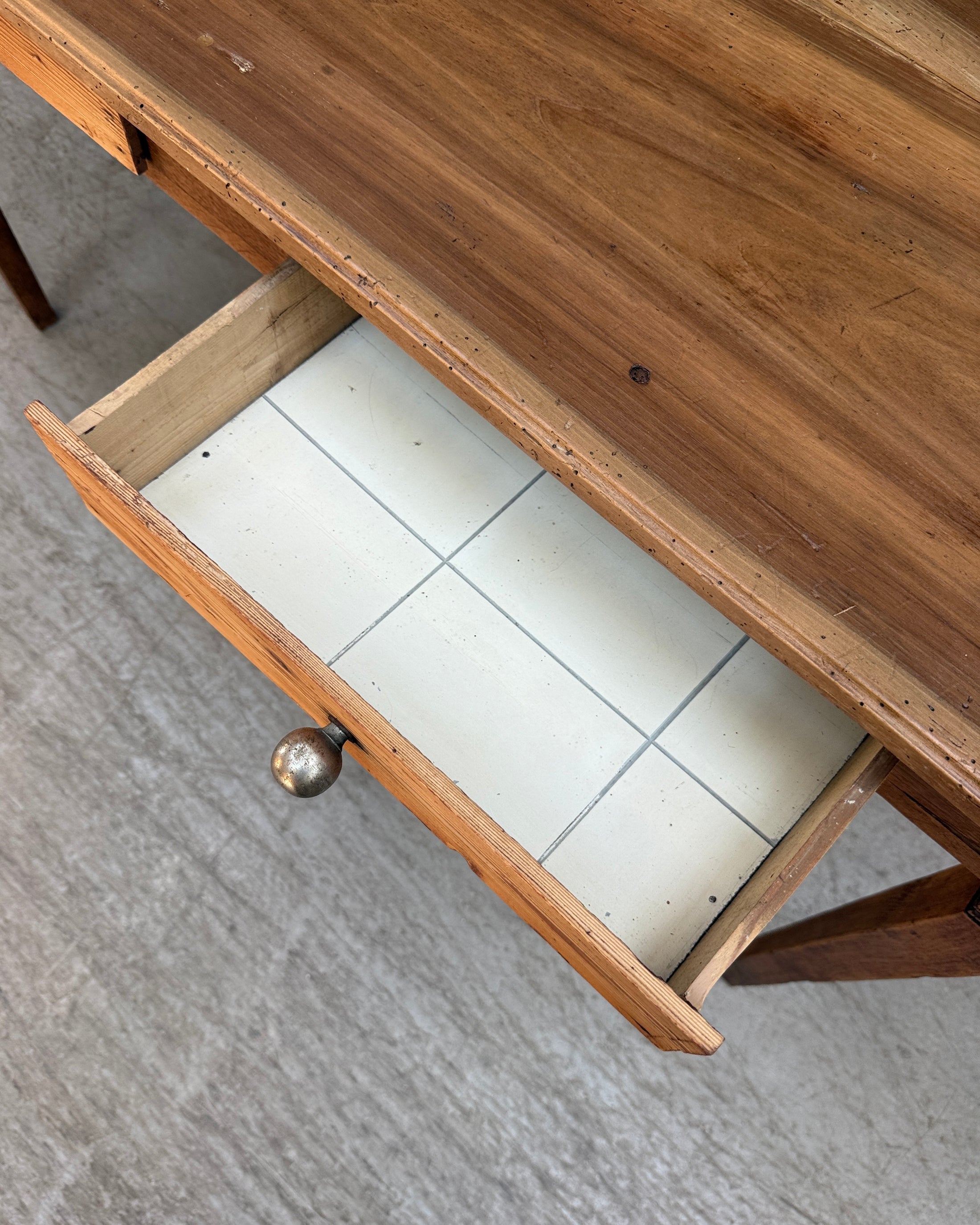 Table de ferme en noyer et chêne