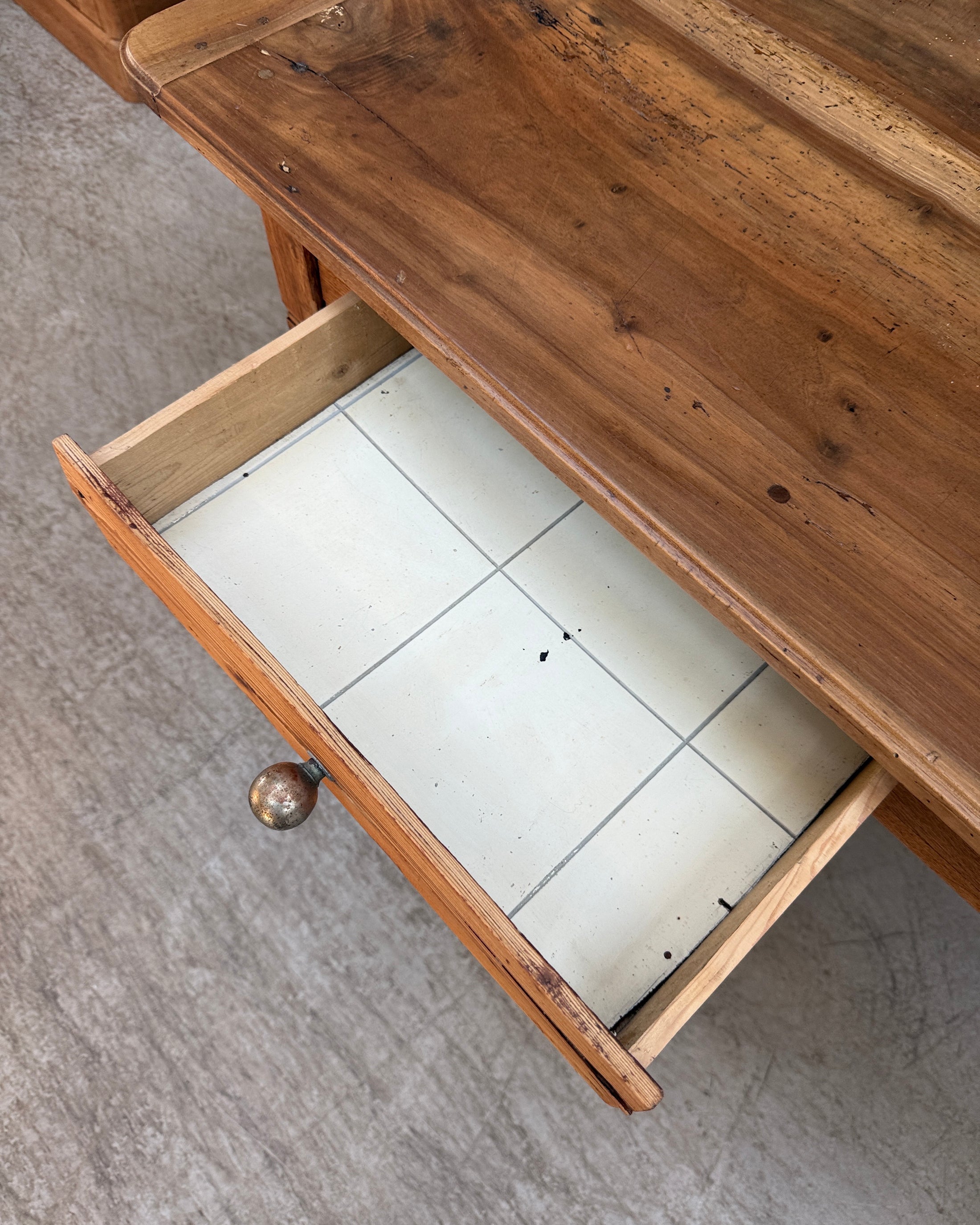 Table de ferme en noyer et chêne