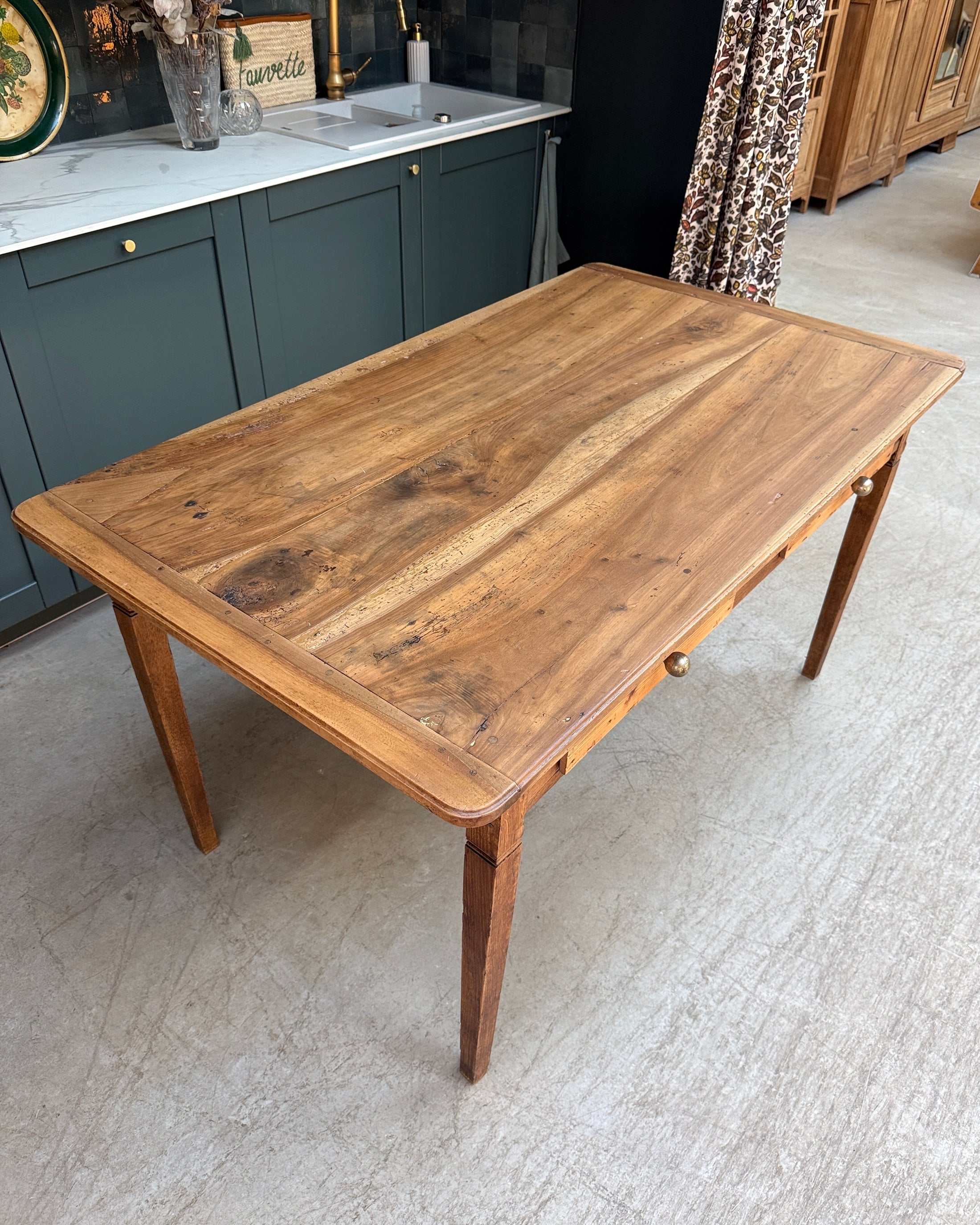 Table de ferme en noyer et chêne