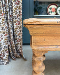 Charger l'image dans la visionneuse de la galerie, Table de ferme aux pieds tournés en chêne
