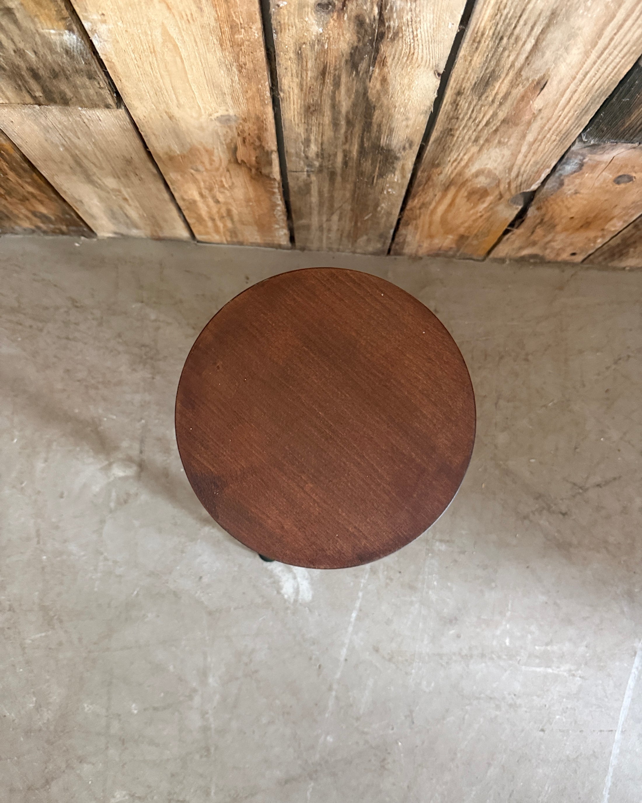 Petit tabouret tripode
