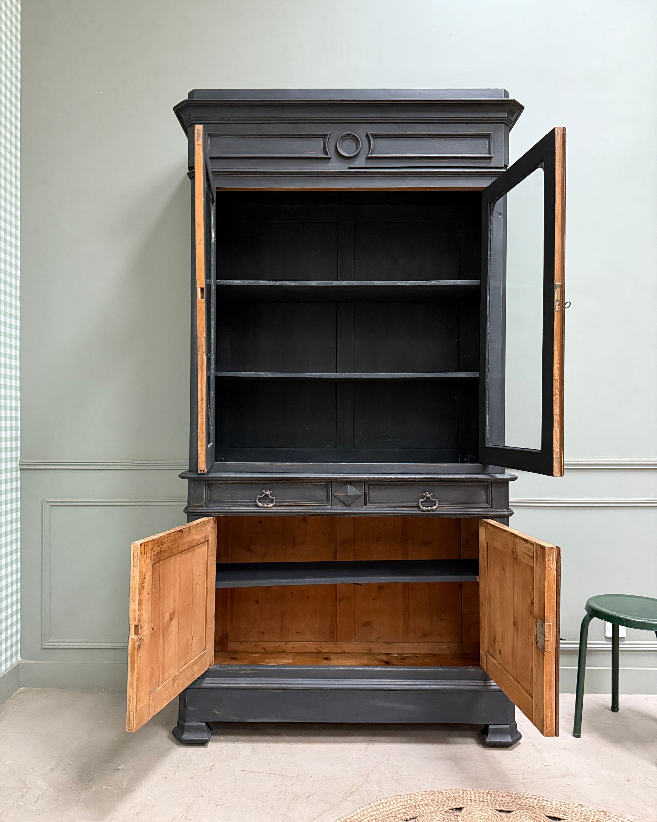 Vaisselier Louis Philippe patine noire