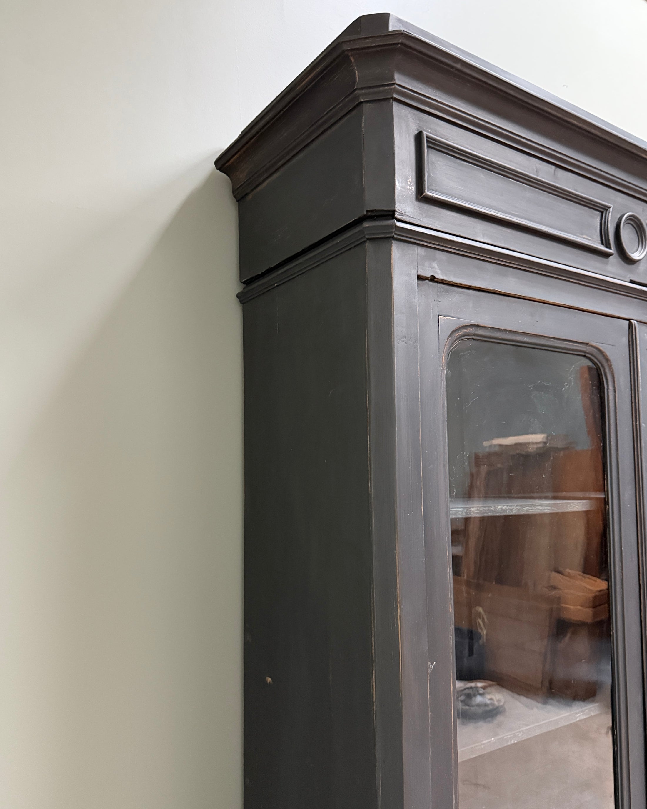 Vaisselier Louis Philippe patine noire