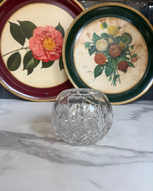 Vase boule en cristal taillé