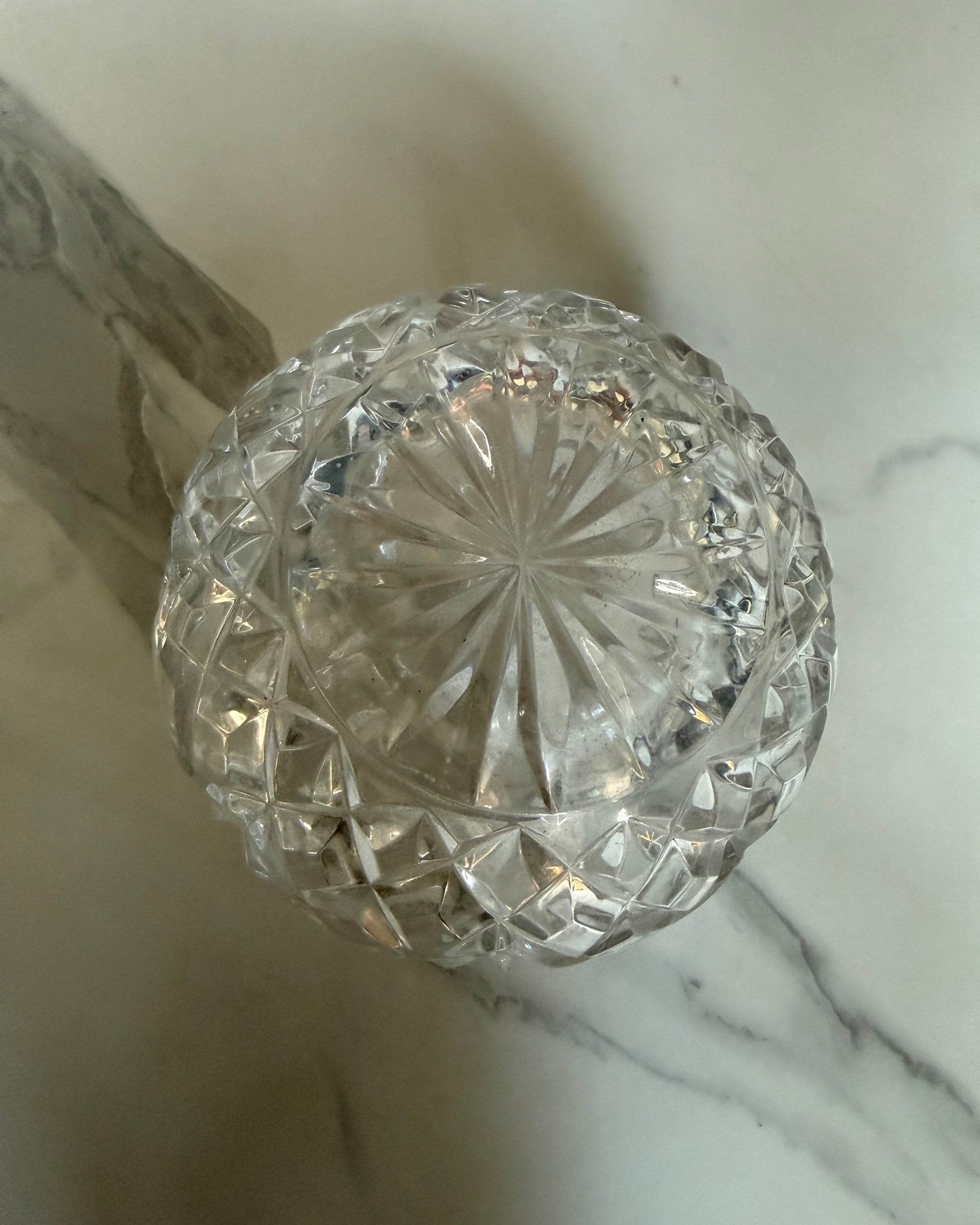 Vase boule en cristal taillé
