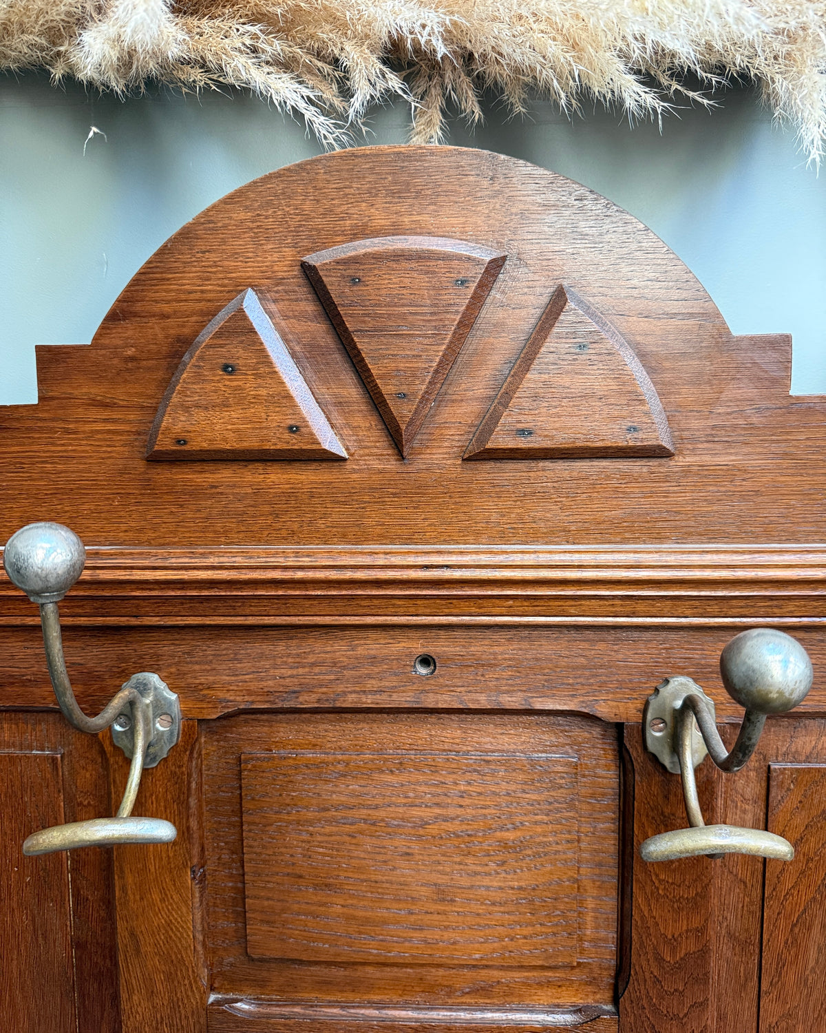 Vestiaire ancien d’entrée en chêne