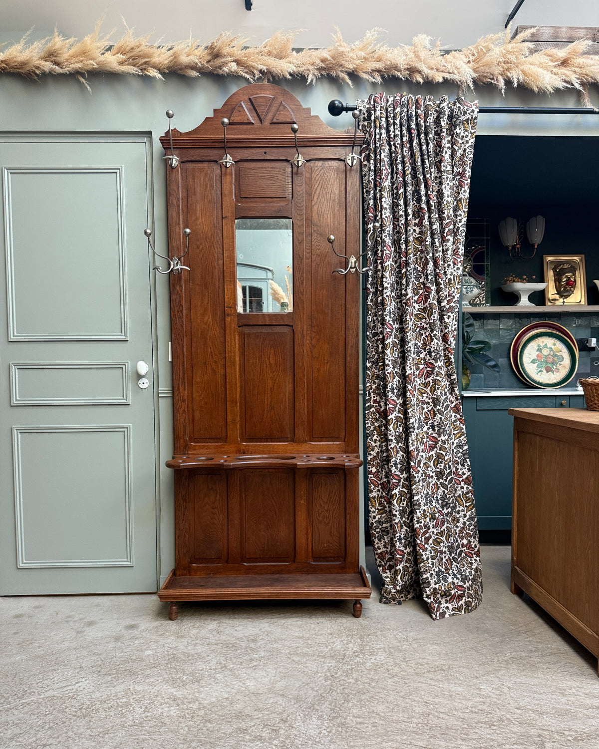 Vestiaire ancien d’entrée en chêne