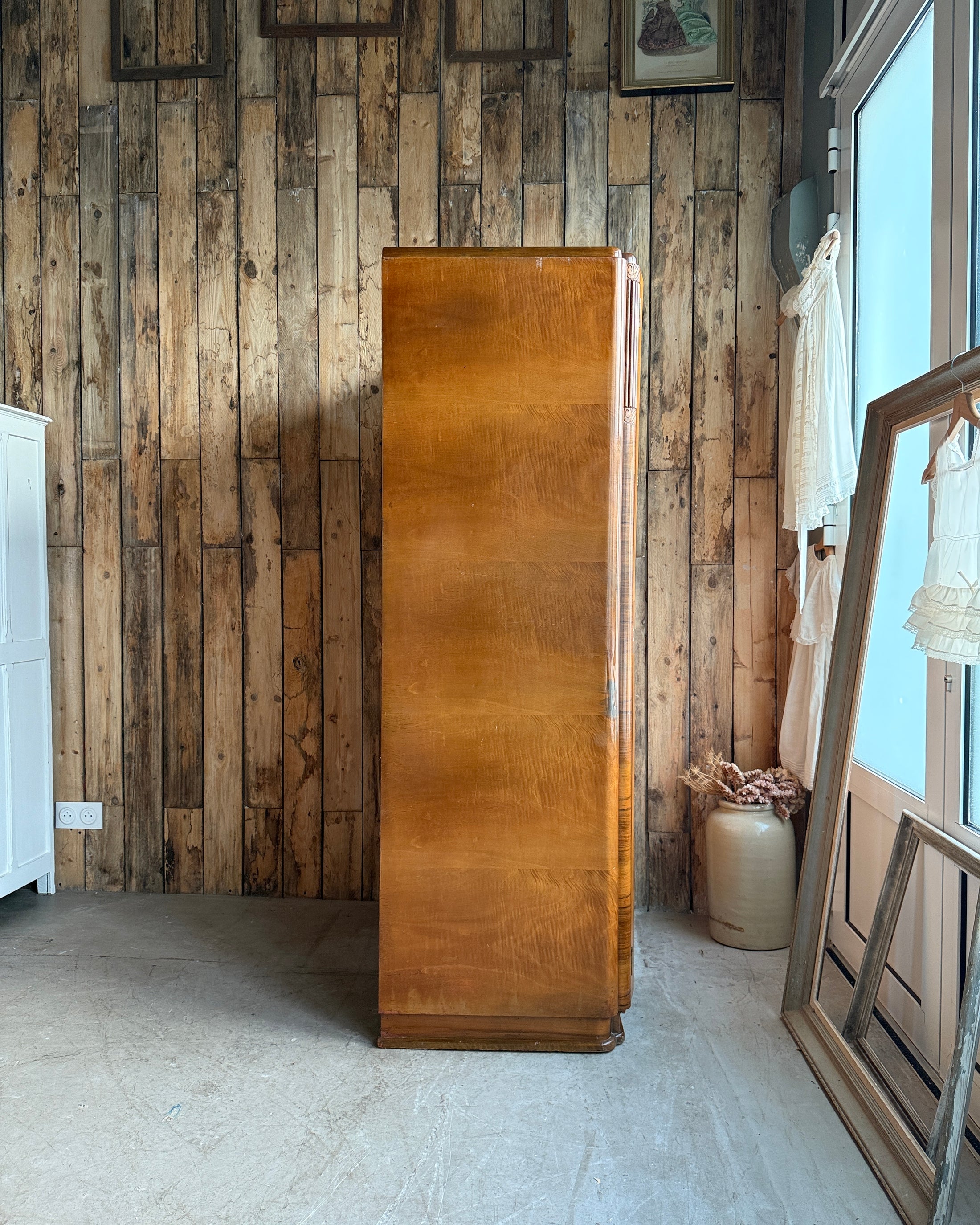 Vestiaire Art Déco anglais