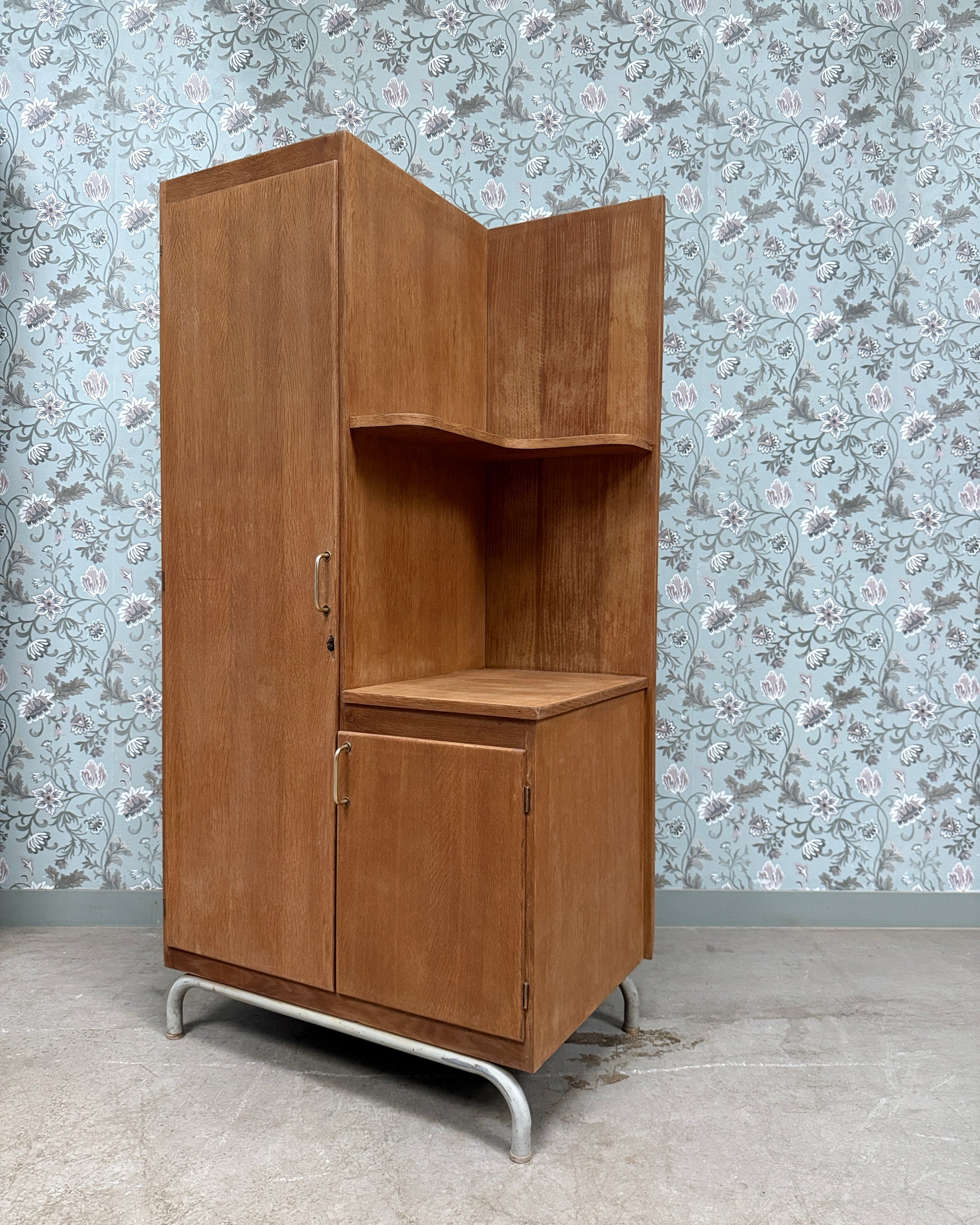 Vestiaire d’internat vintage en chêne
