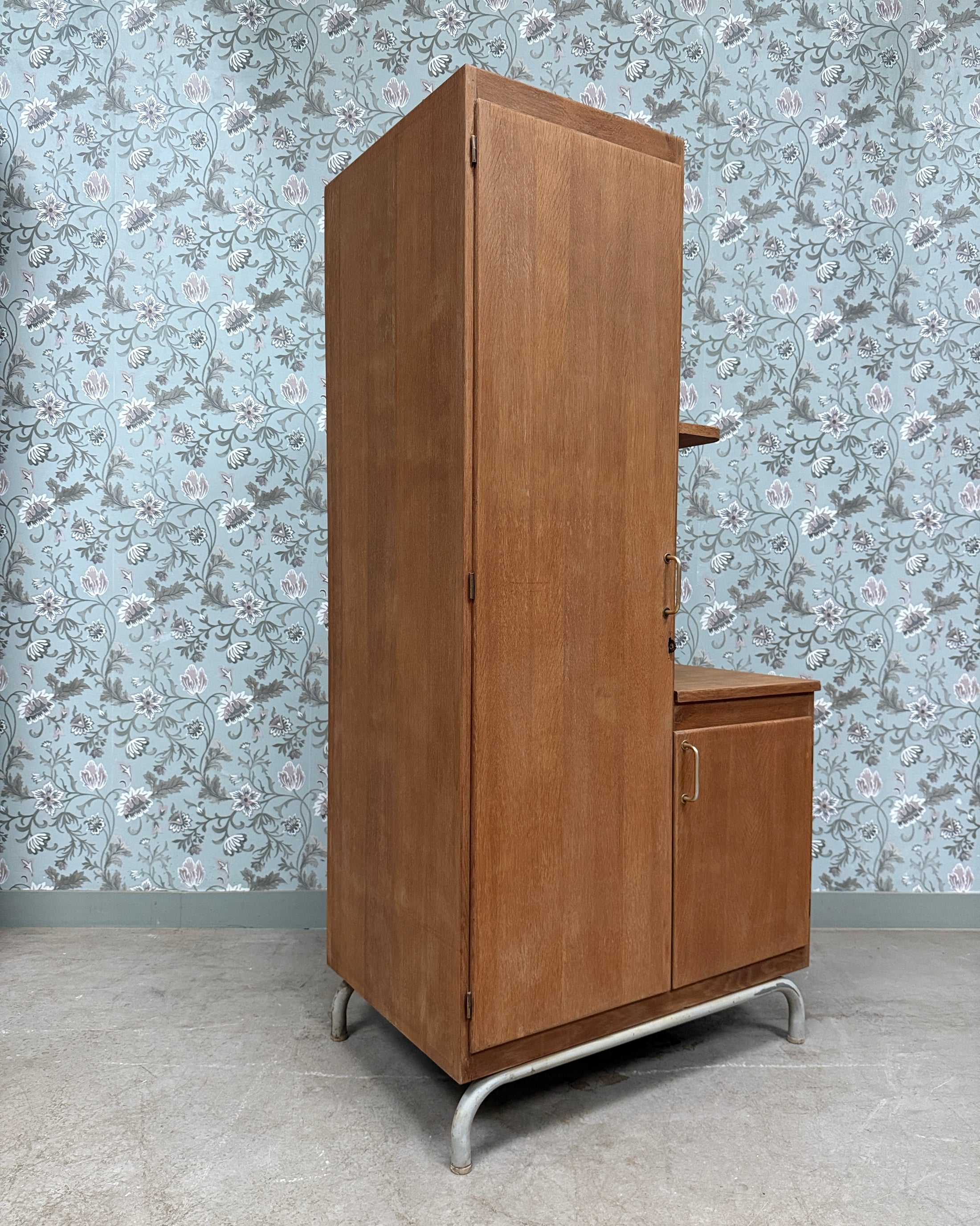 Vestiaire d’internat vintage en chêne