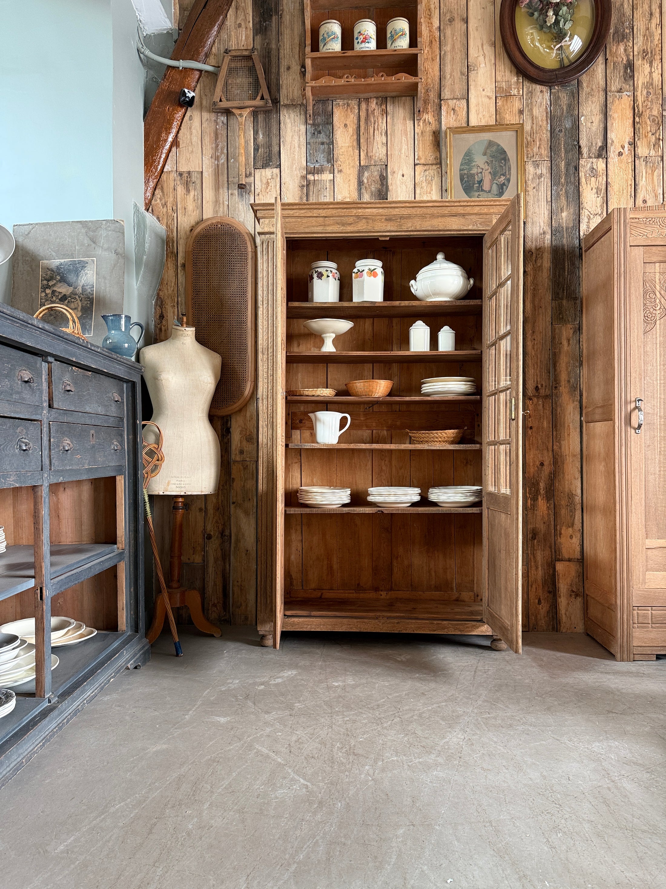 Vitrine ancienne en chêne massif