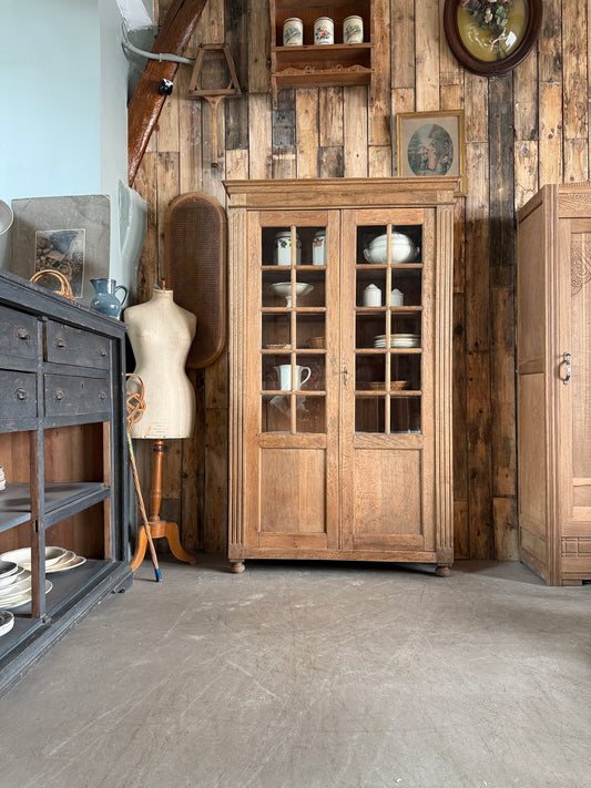 Vitrine ancienne en chêne massif