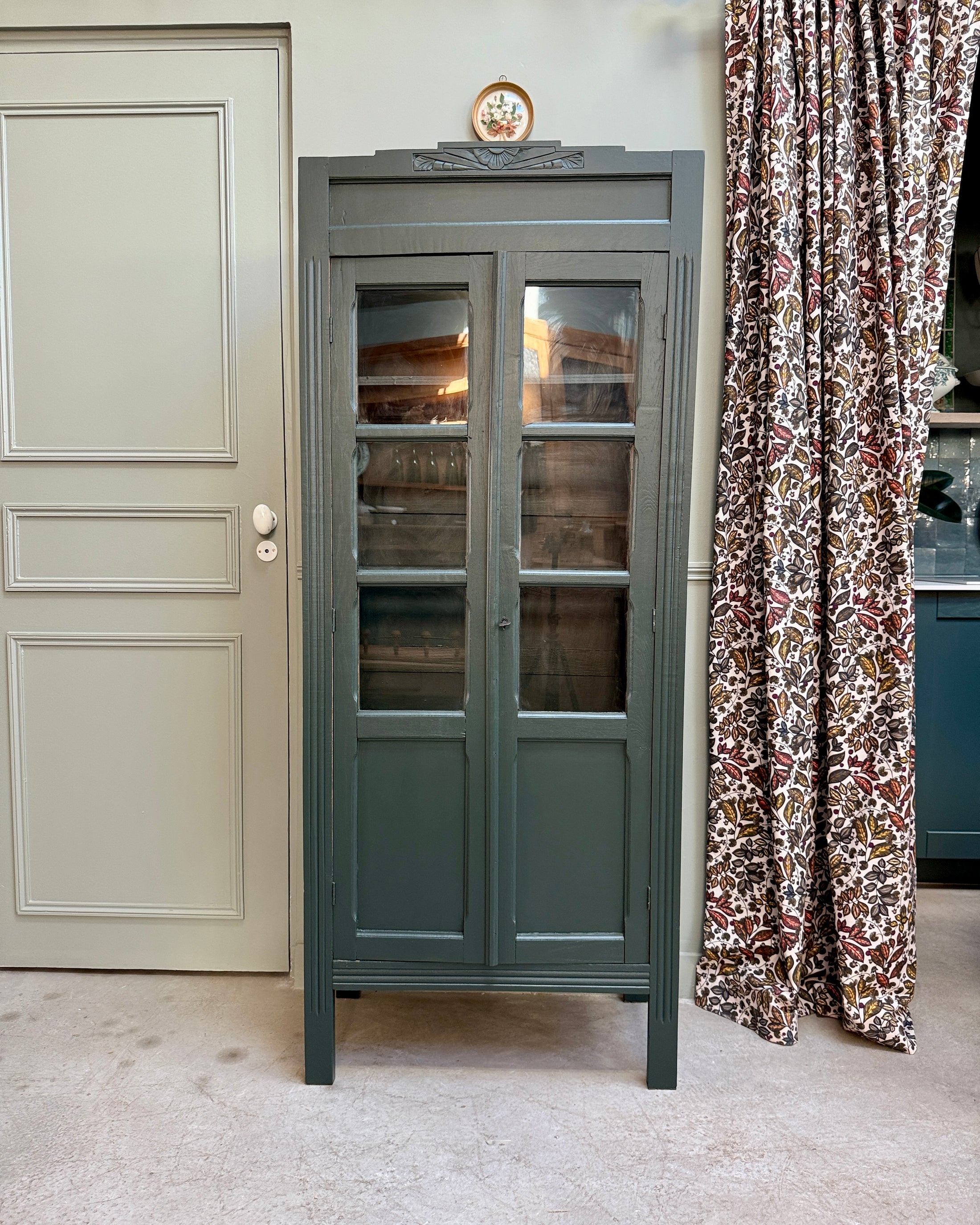 Vitrine Art Déco vert foncé