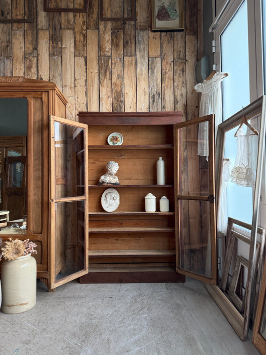 Vitrine Louis-Philippe en noyer