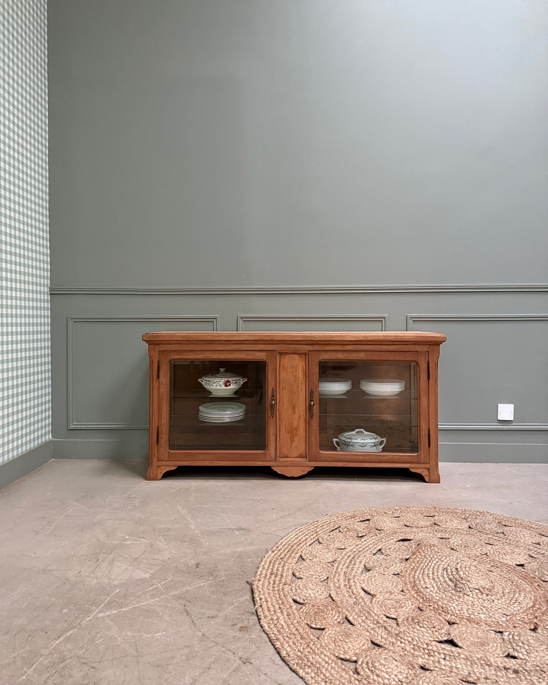 Vitrine ancienne basse