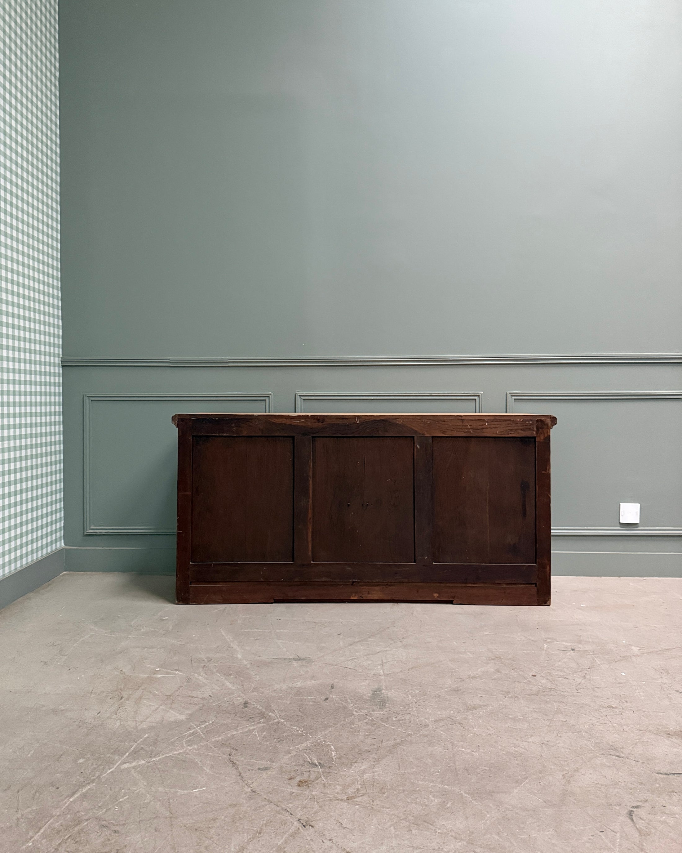 Vitrine ancienne basse