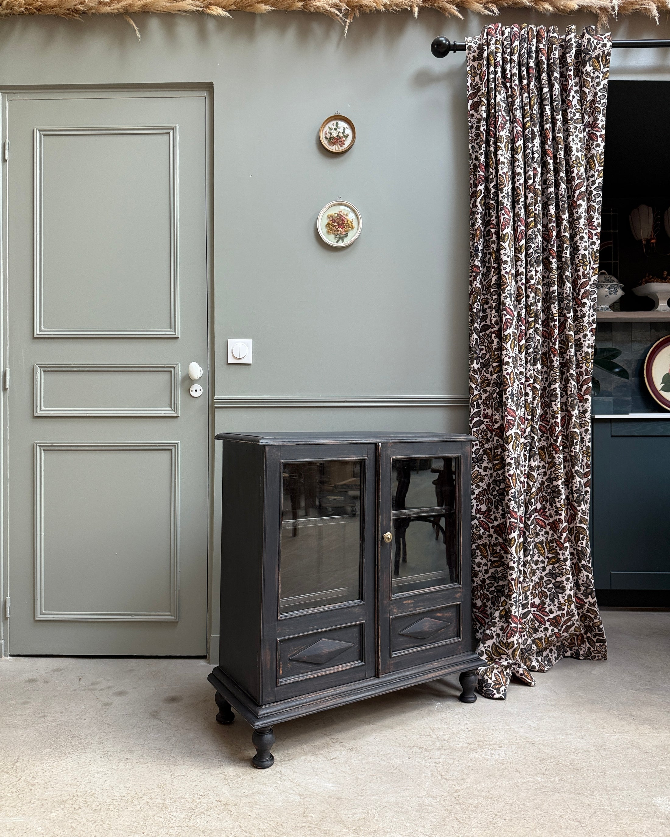 Vitrine ancienne style Louis Philippe patine noire