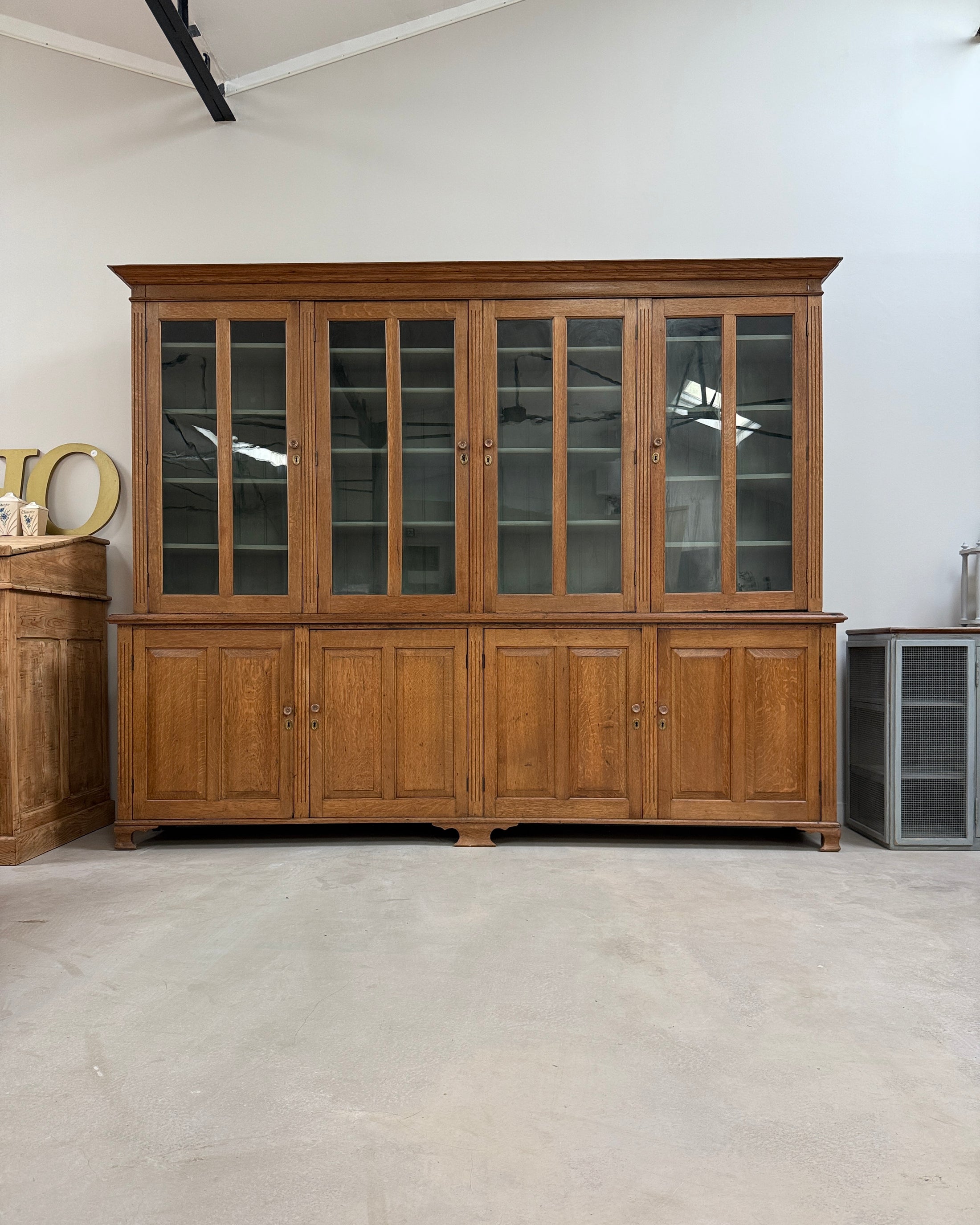 Grande vitrine de présentation deux corps