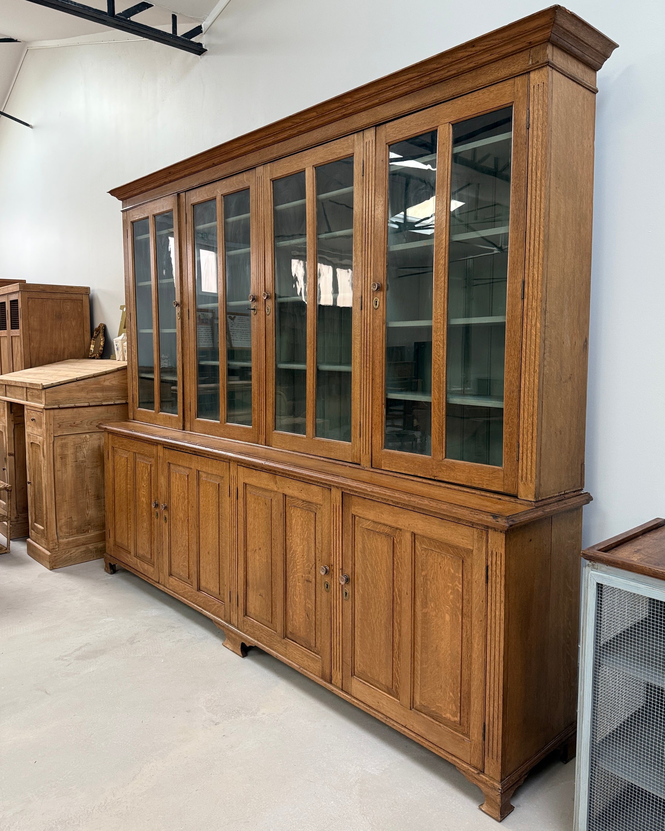 Grande vitrine de présentation deux corps