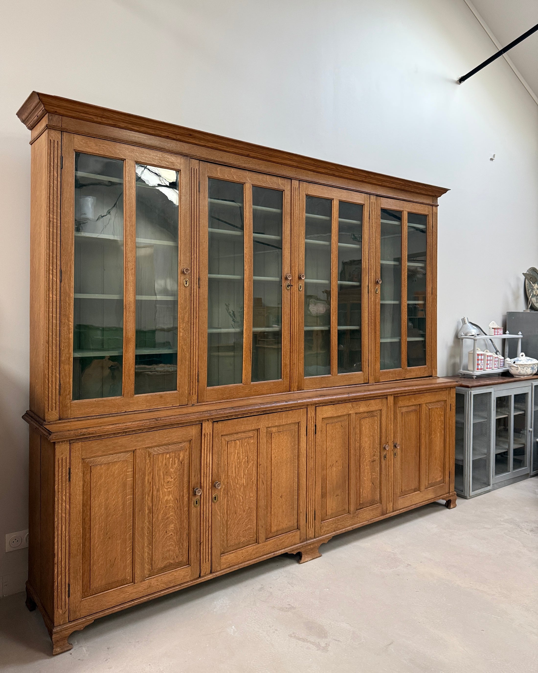 Grande vitrine de présentation deux corps