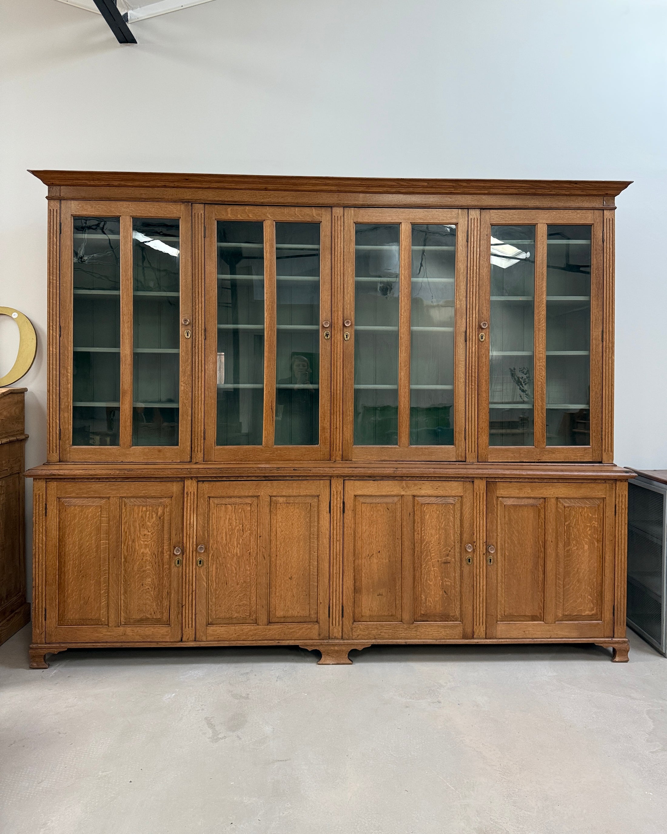 Grande vitrine de présentation deux corps