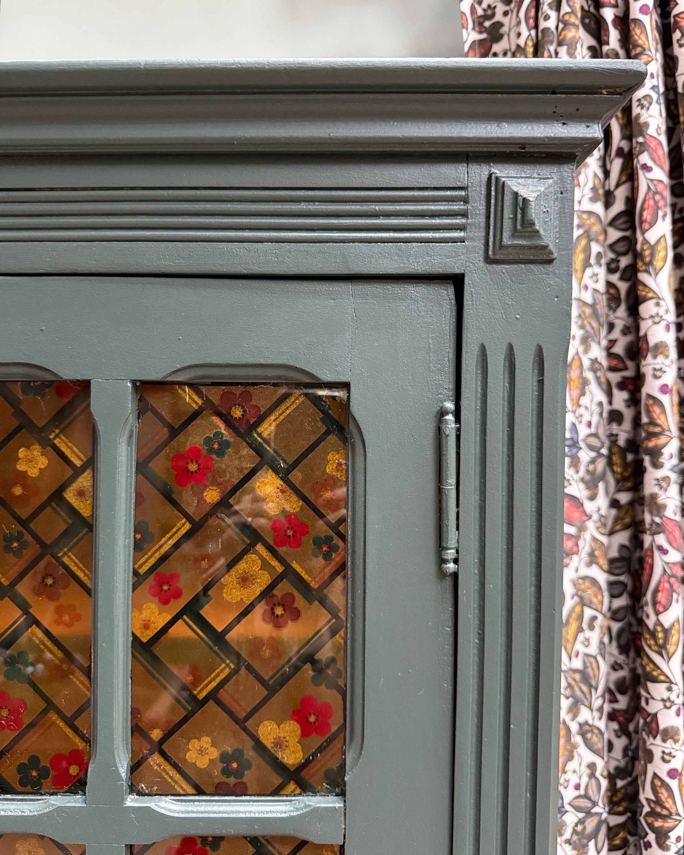 Vitrine parisienne vert foncé