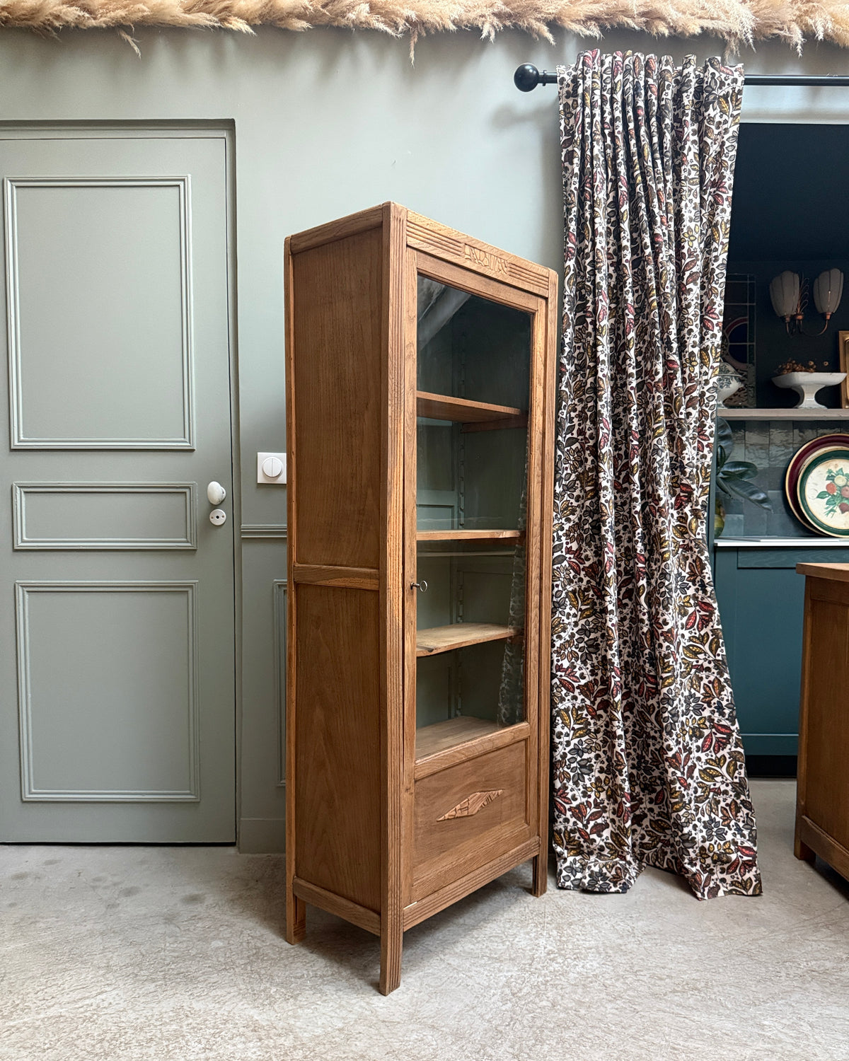 Vitrine parisienne Art Déco en chêne
