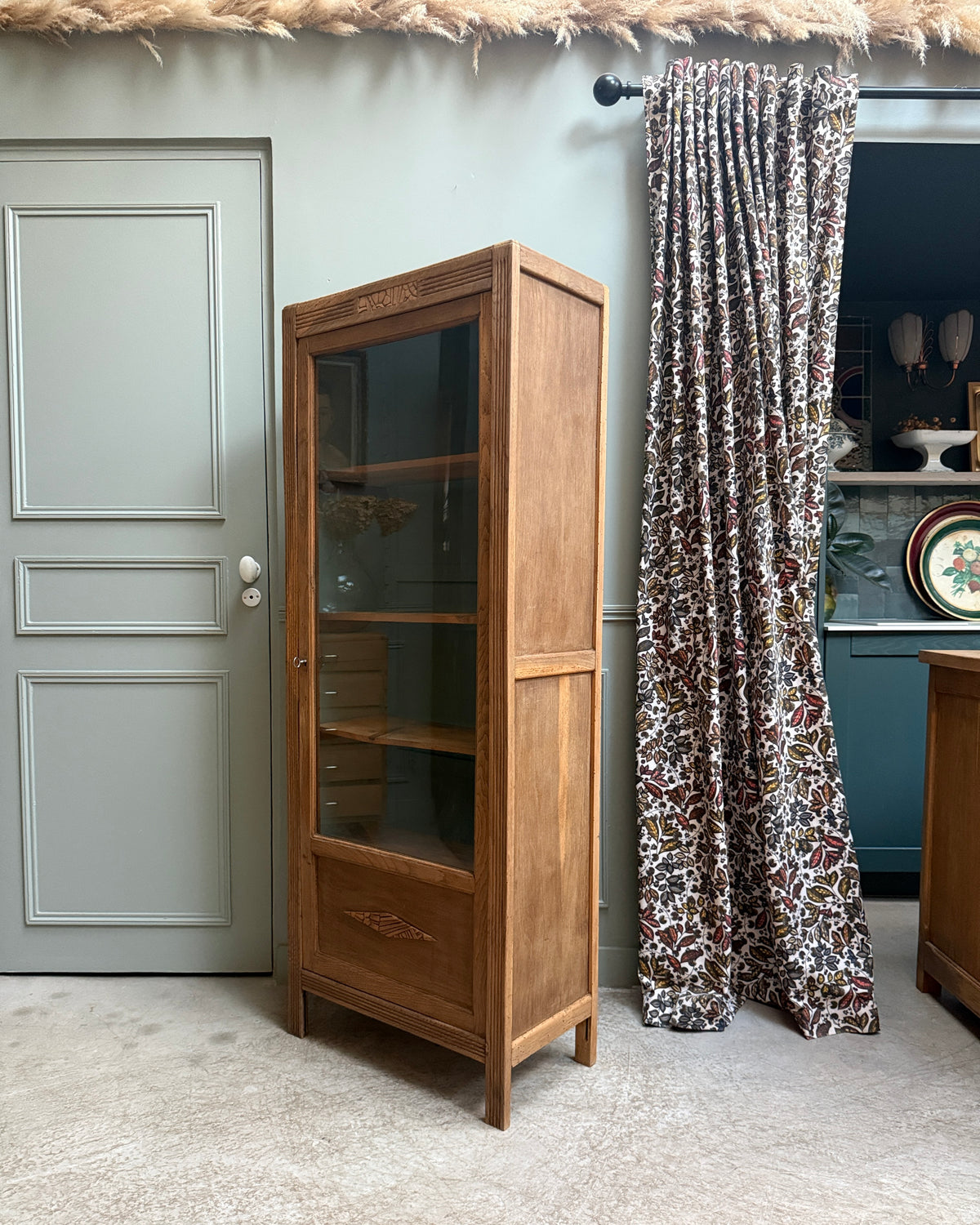 Vitrine parisienne Art Déco en chêne