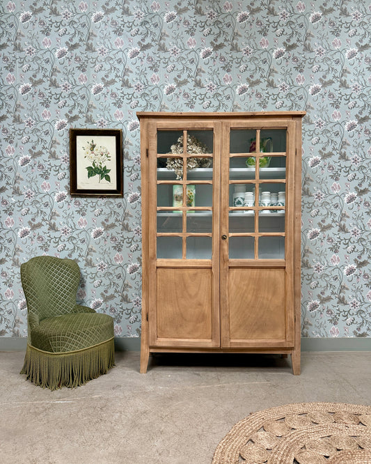 Vitrine parisienne à croisillons